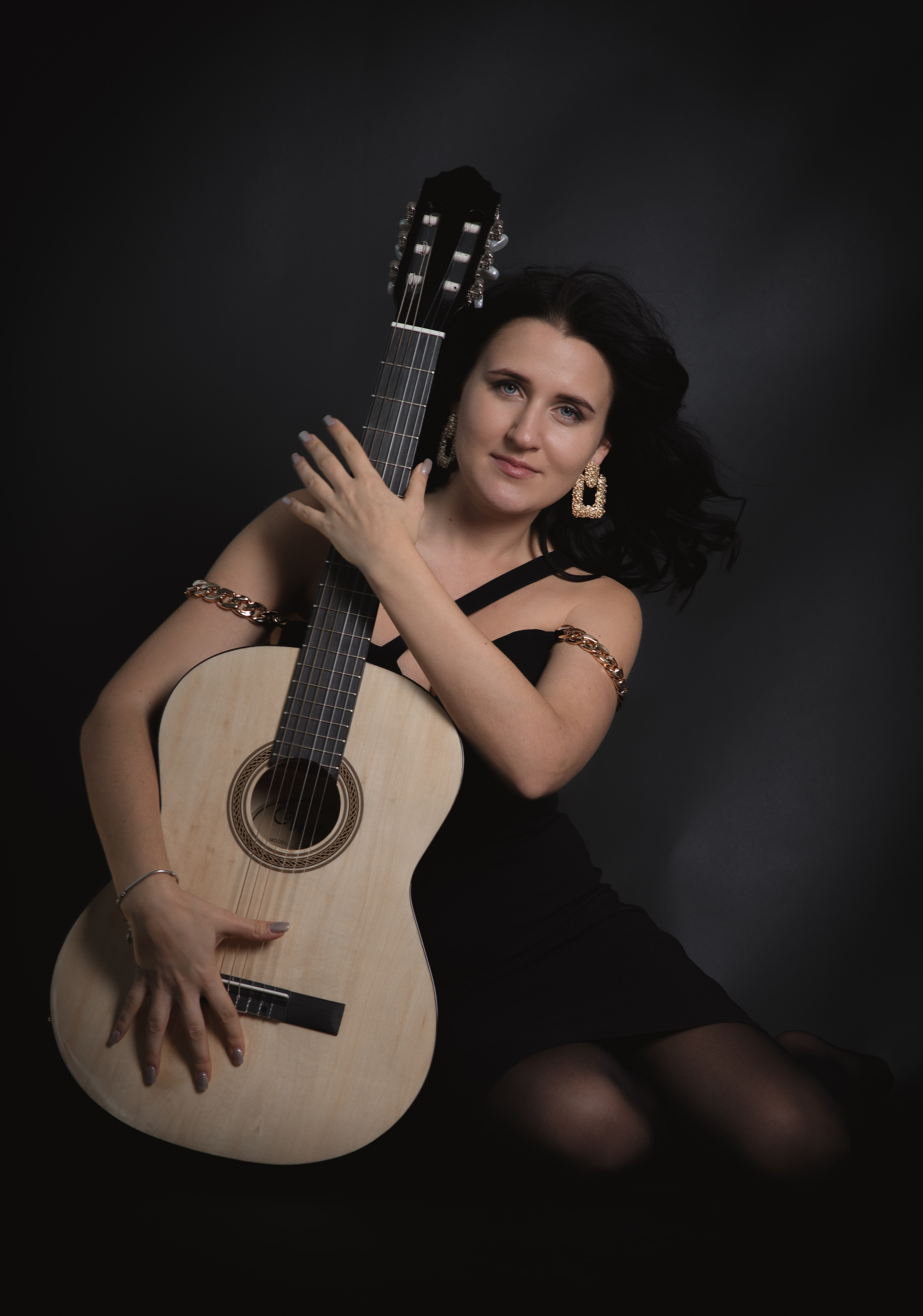 Девушка с гитарой. Творческий фотограф в Севастополе — Антонина Марченко