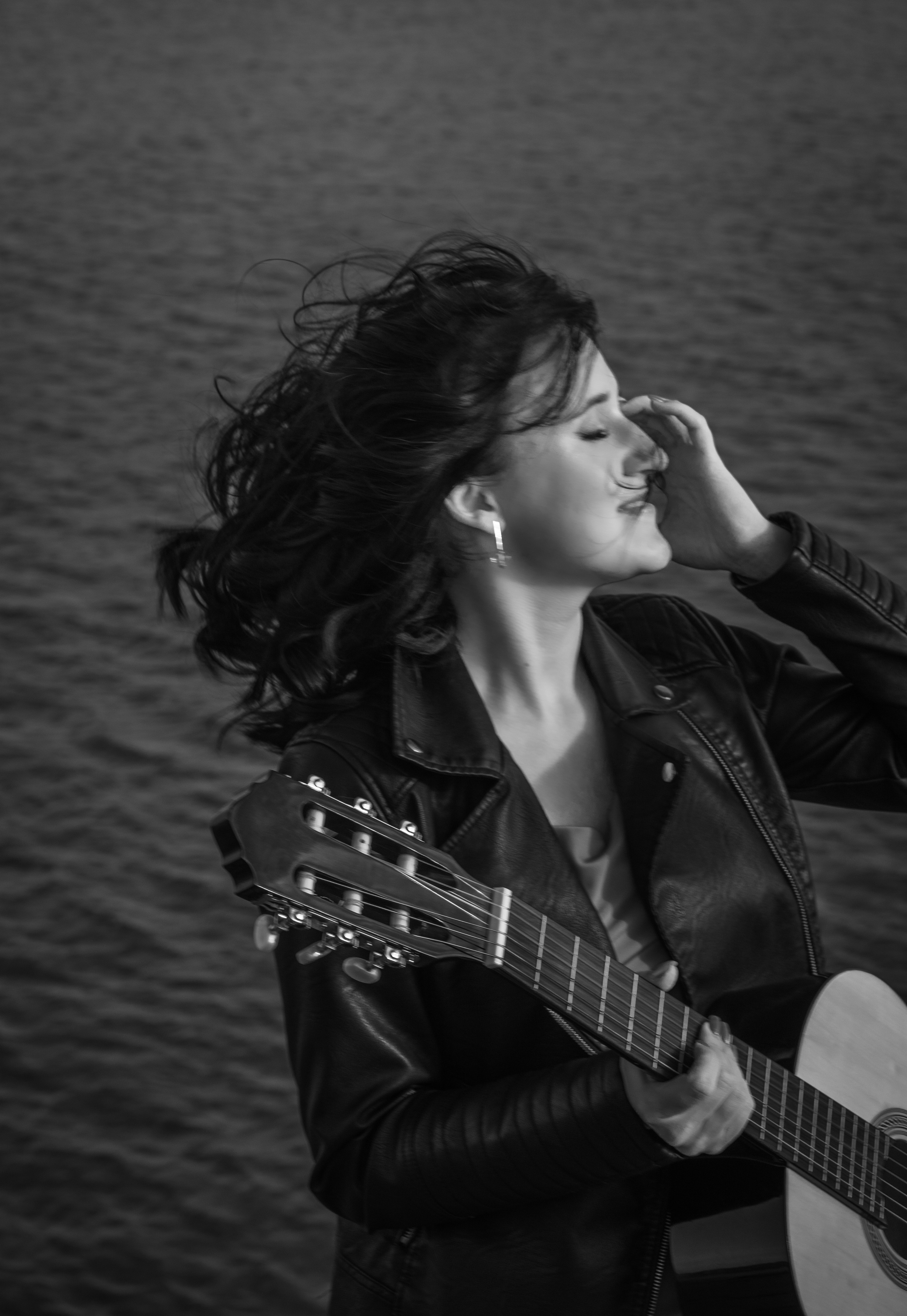 Девушка с гитарой. Творческий фотограф в Севастополе — Антонина Марченко