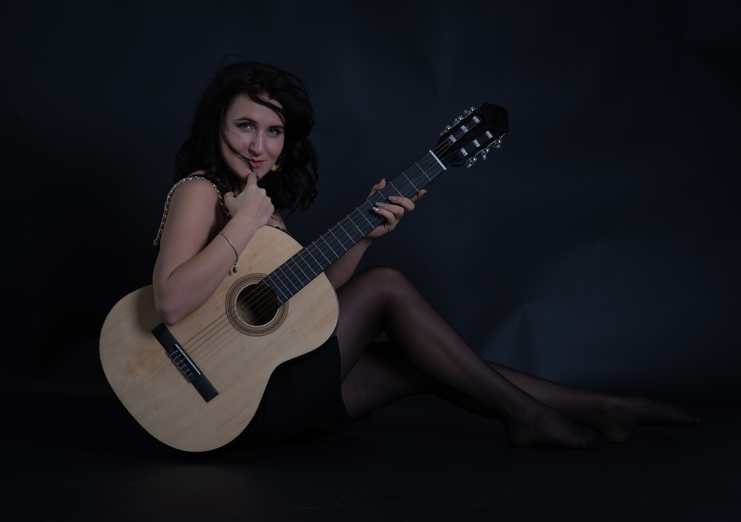 Девушка с гитарой. Творческий фотограф в Севастополе — Антонина Марченко