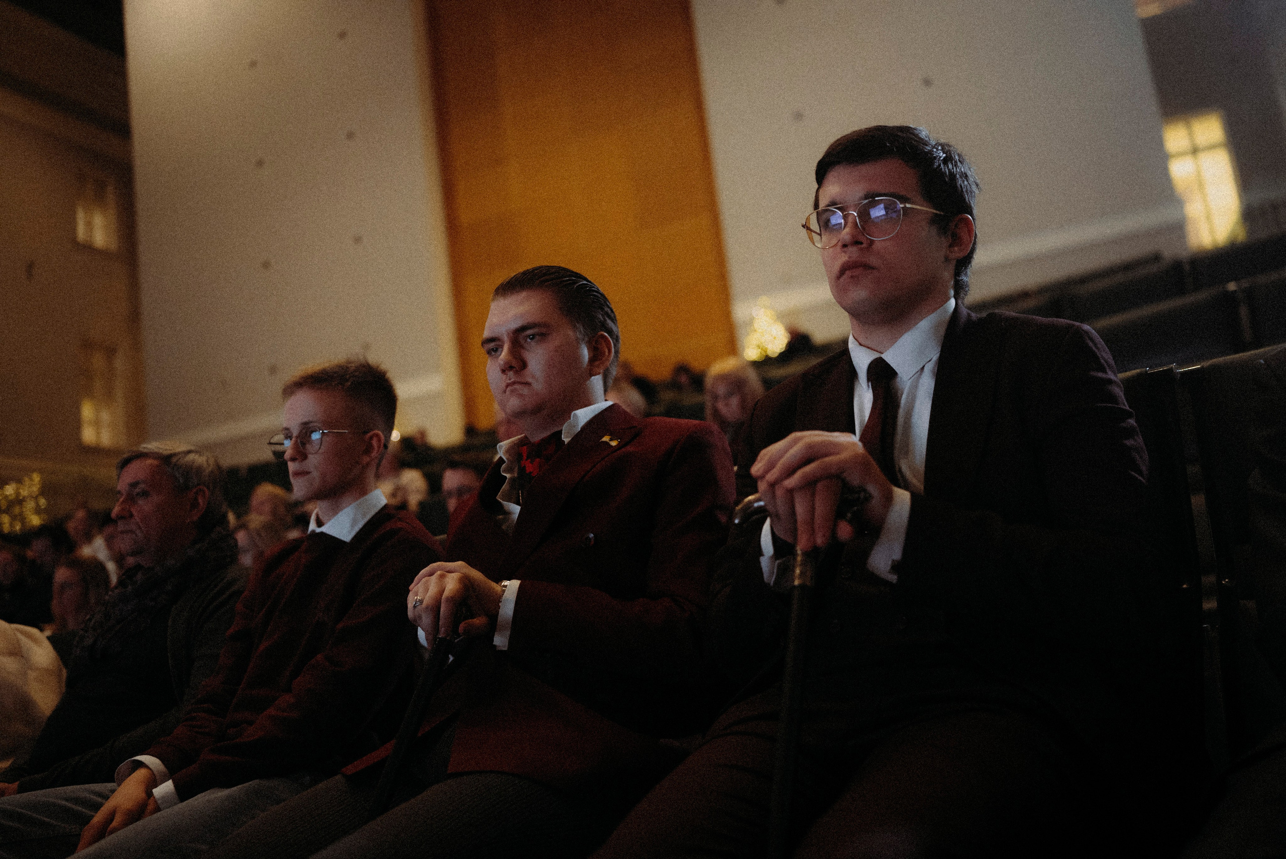 2024. Стрит-фотография, полная абсурда, идиотизма и красоты