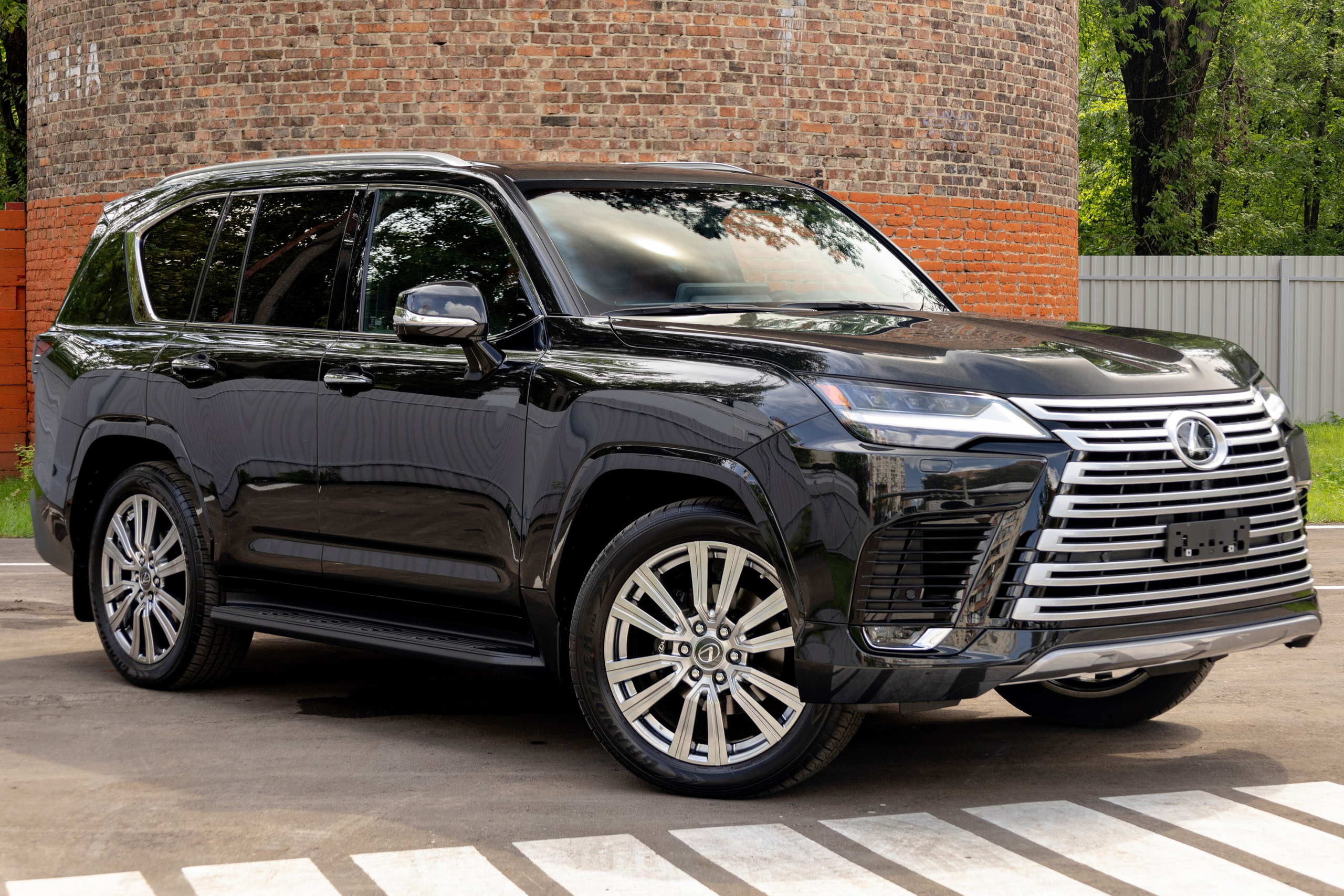 Фотосессия с мотоциклами и автомобилями. Предметный фотограф в Москве и Московской области