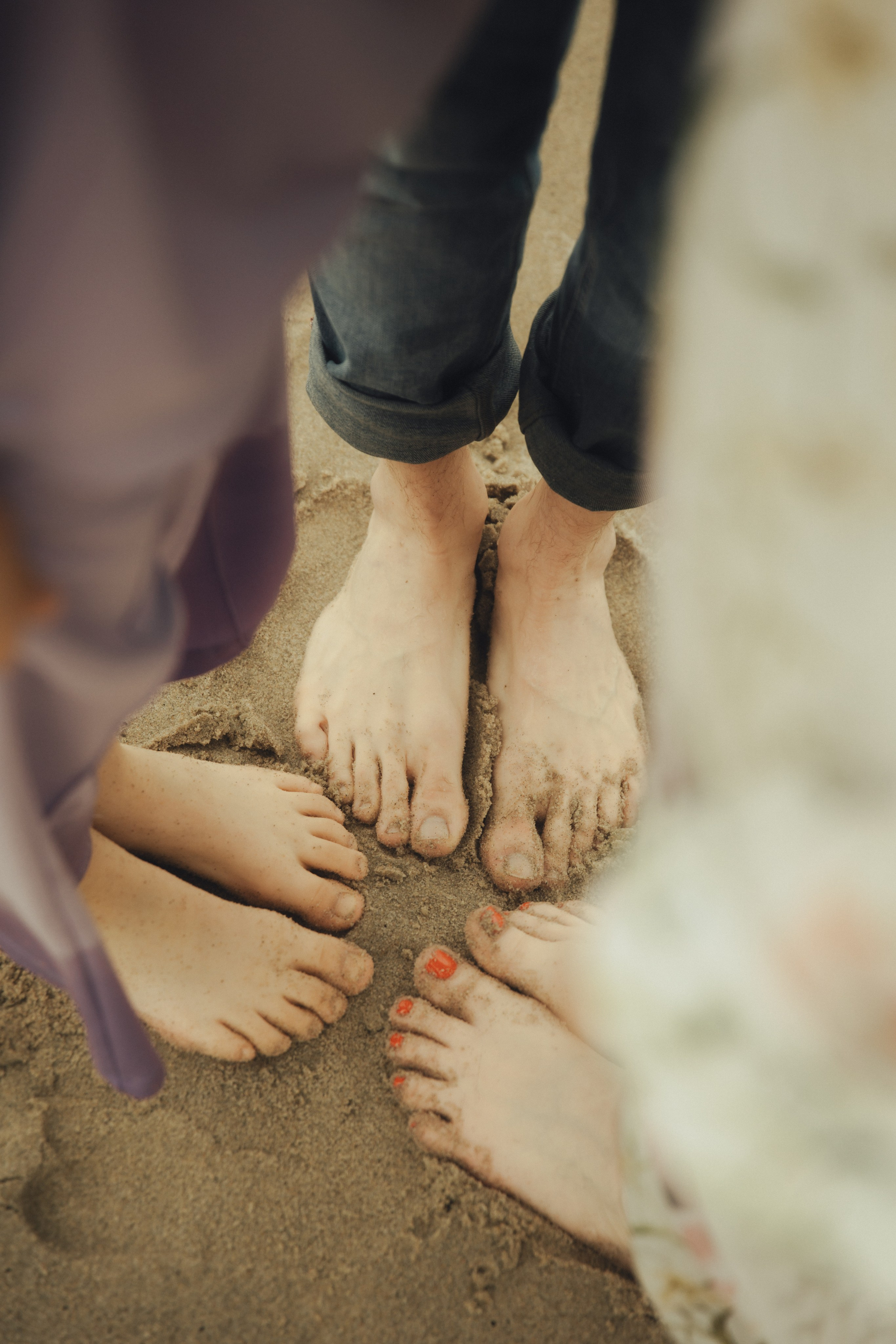 Семья в Янтарном / шторм. Фотограф Калининград Илья Миллер