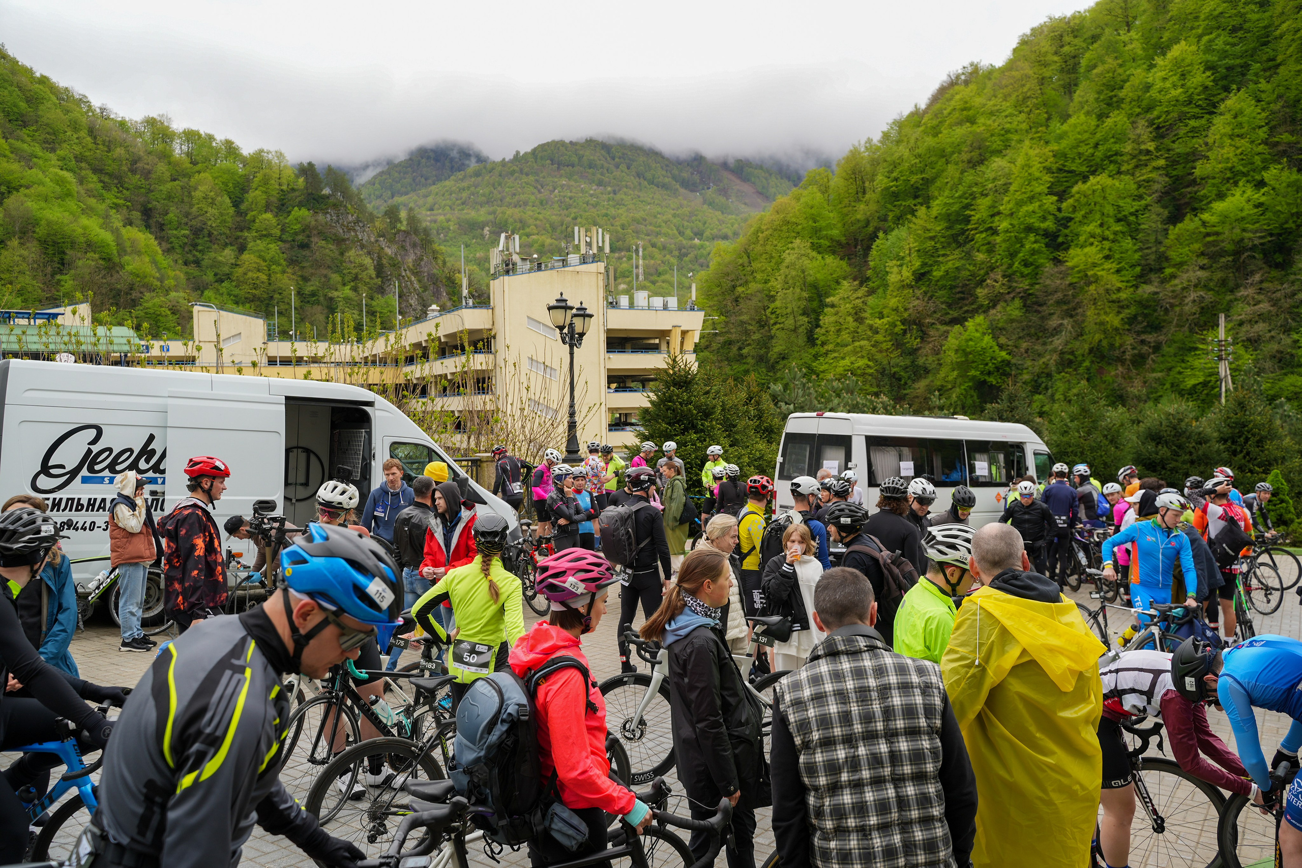 Велогонка «Три горы» на курортах горного кластера Красная Поляна. Репортажный фотограф в Красной Поляне и Сочи Павлюченко Екатерина