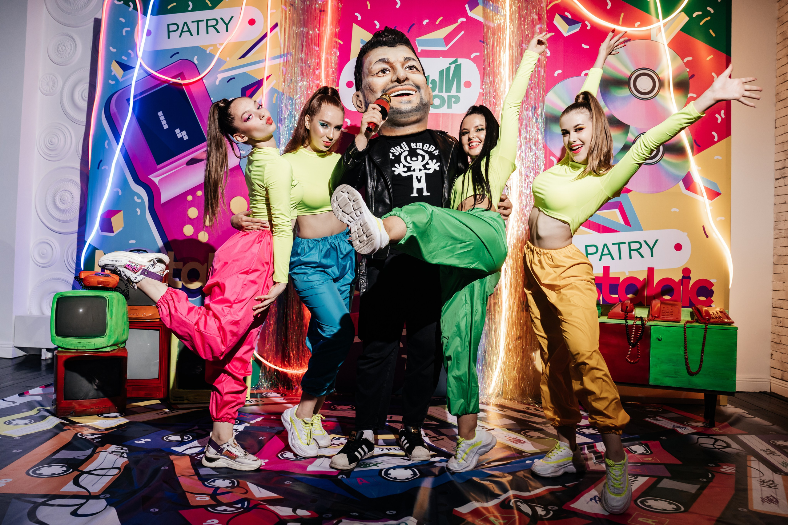 Выступления на банкетных площадках. Танцевальная шоу-группа «GRANAT»