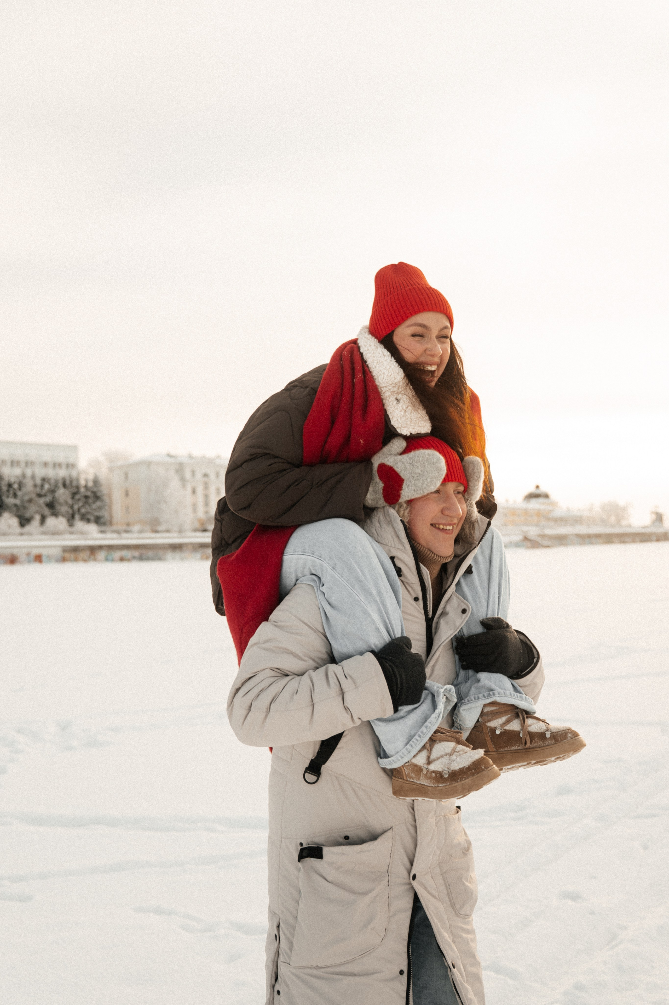 [our pulses aligned…]. Фотограф в Архангельске