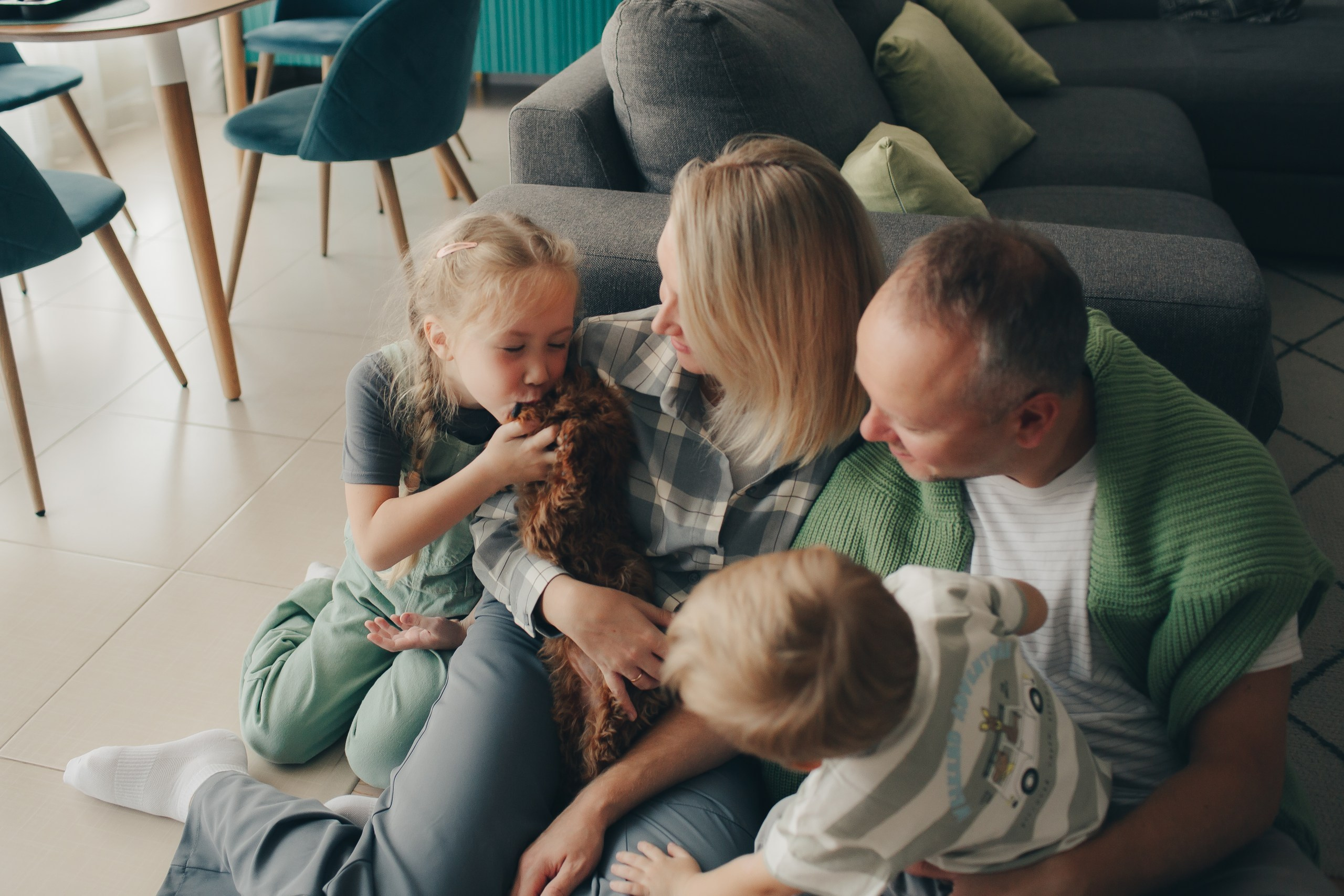 Семейная фотосессия со щенком. Фотограф Евгения Мальцева, Архангельск
