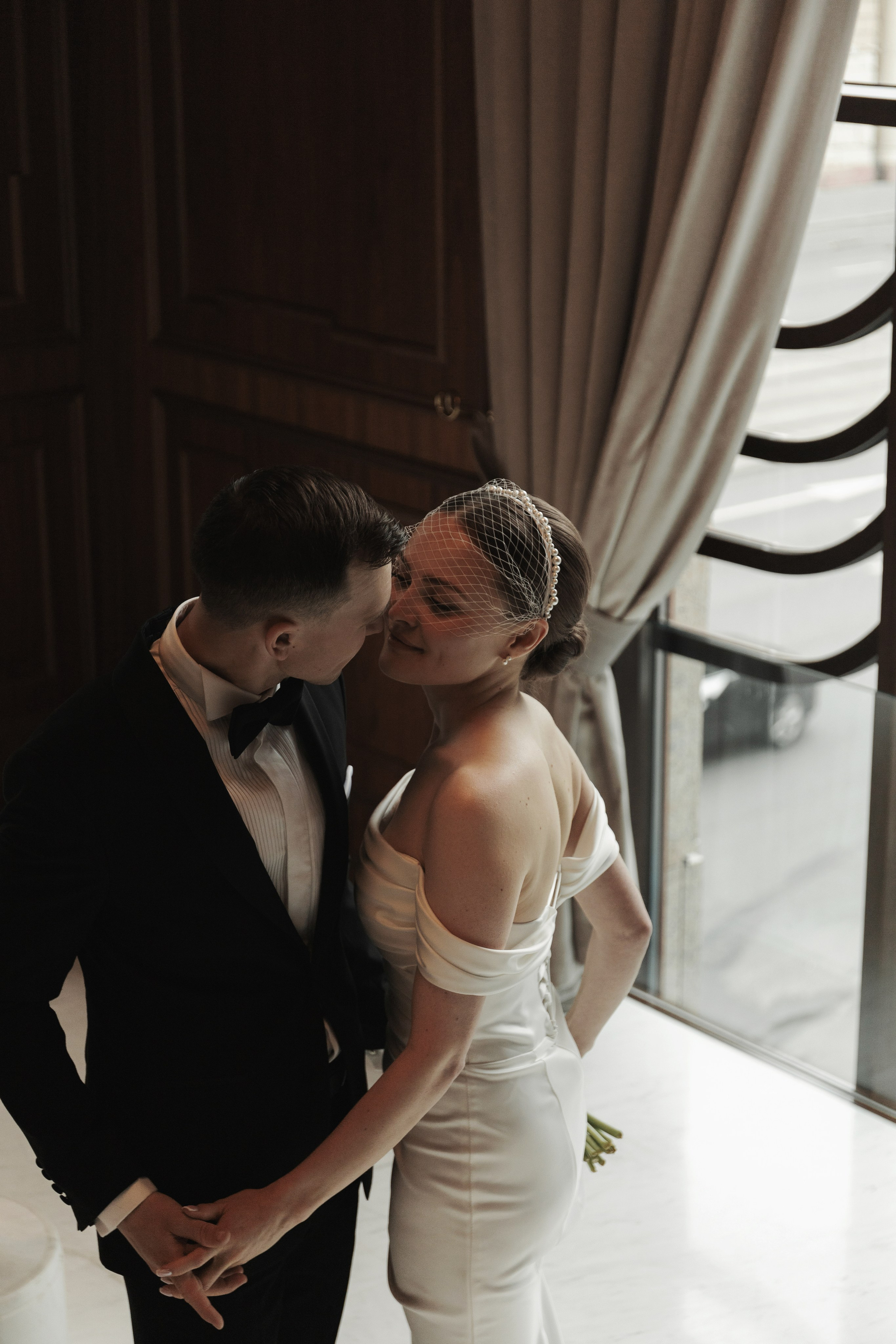 Сборы в отеле Marriott imperial plazа, сборы в отеле Мэриот Империал Плаза, Роспись в Царицыно в Таврическом зале. Свадебный фотограф Москва Анастасия Храмова