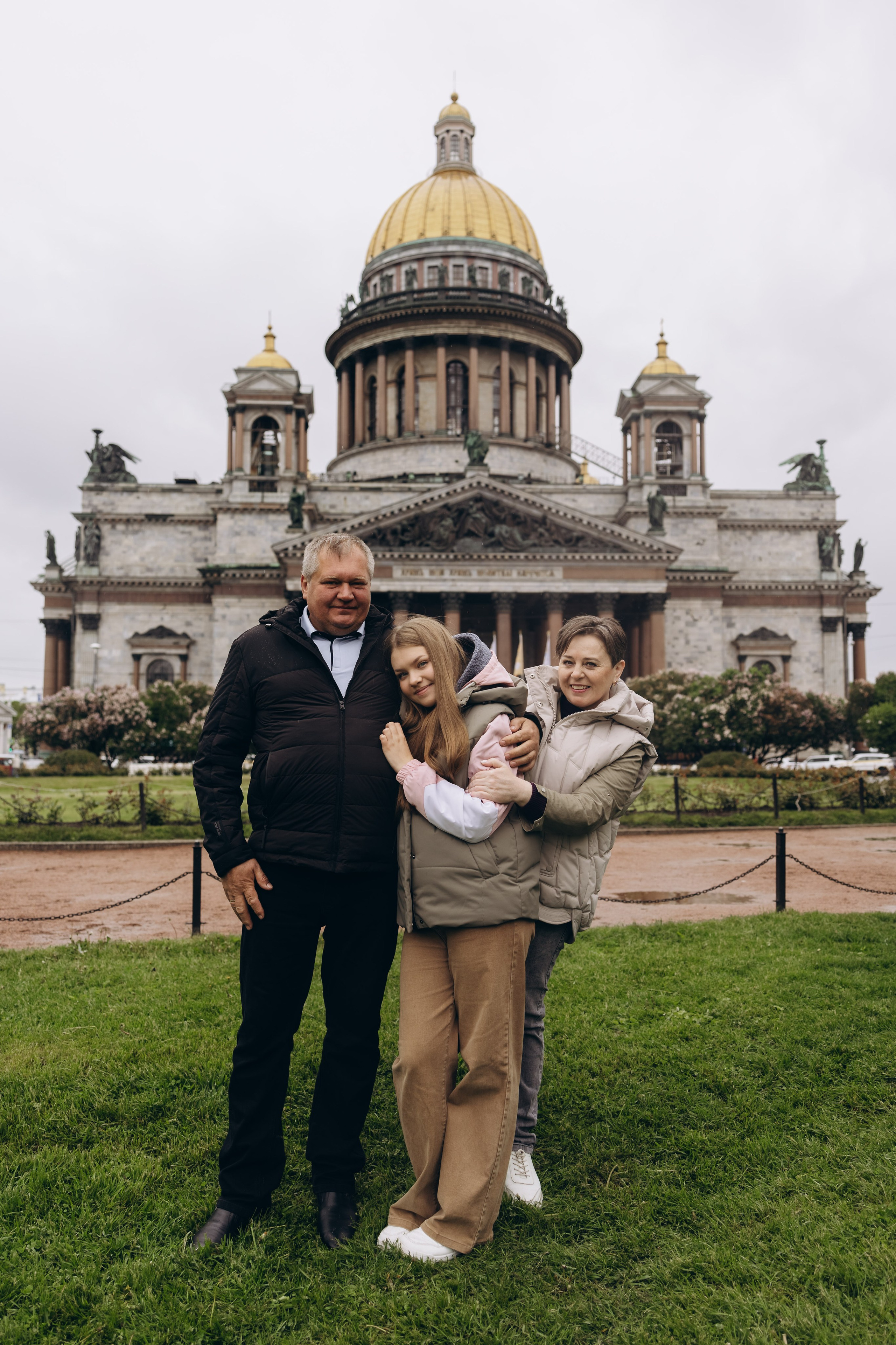 Семейная фотосессия на Исаакиевском соборе. Семейный и свадебный фотограф в Санкт-Петербурге Екатерина Васильева