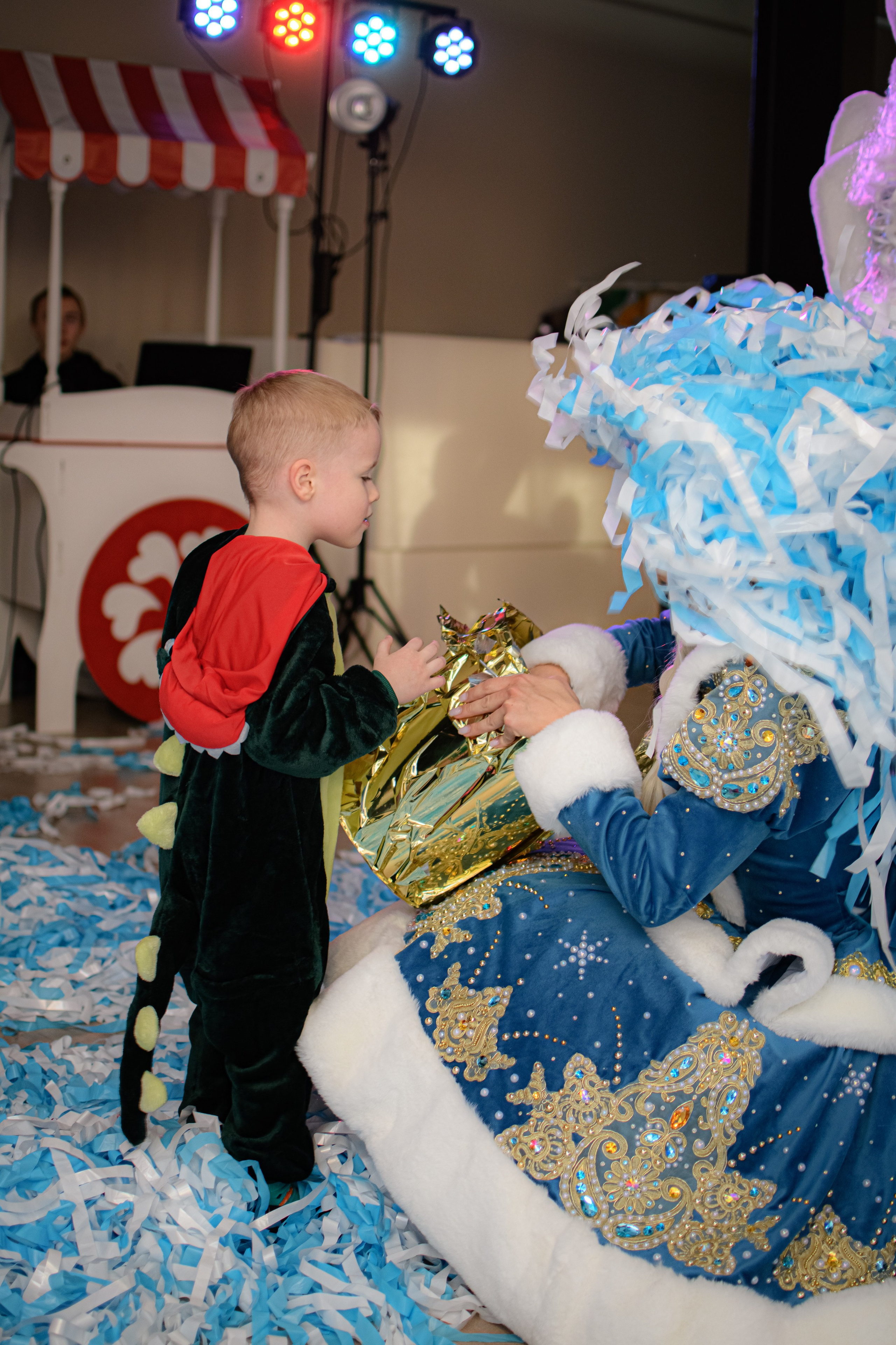 HAPPY NEW YEAR. Photokarish