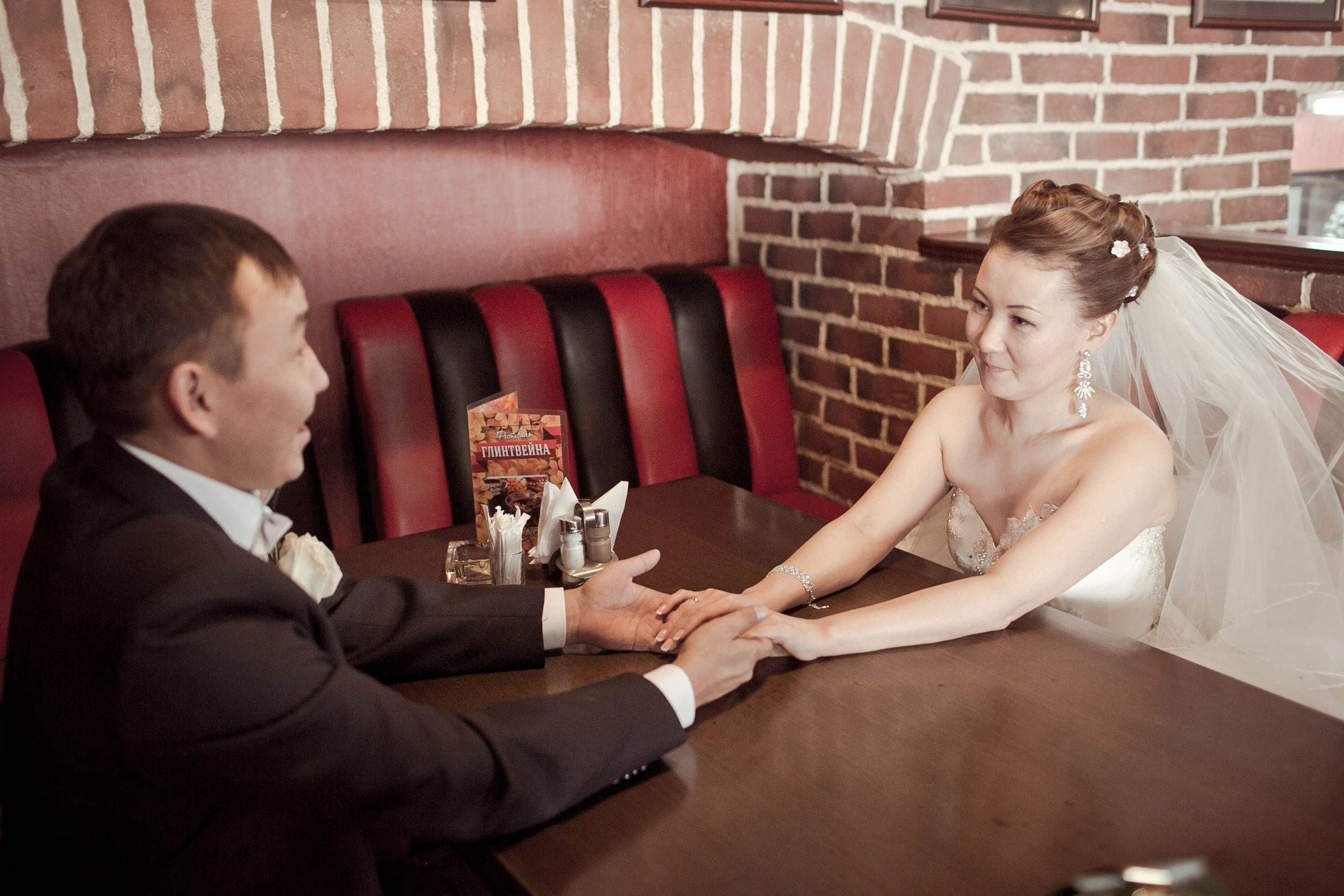 Зимнее свадебное фото. Фотограф Надежда Куин, Якутск