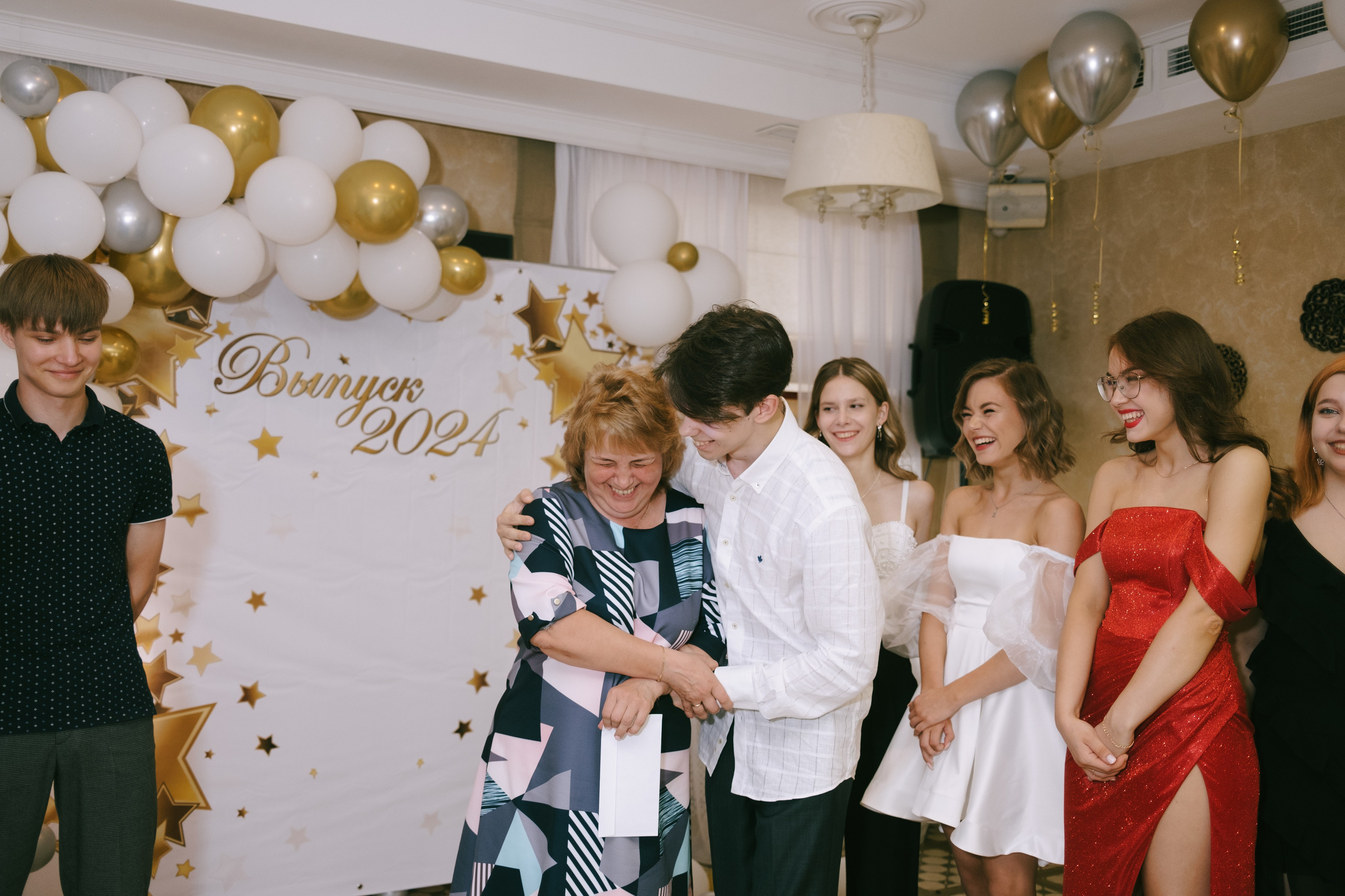 Выпускной школа 33. Свадебный и репортажной фотограф Денис Ожигин в Краснодаре и Краснодарском крае