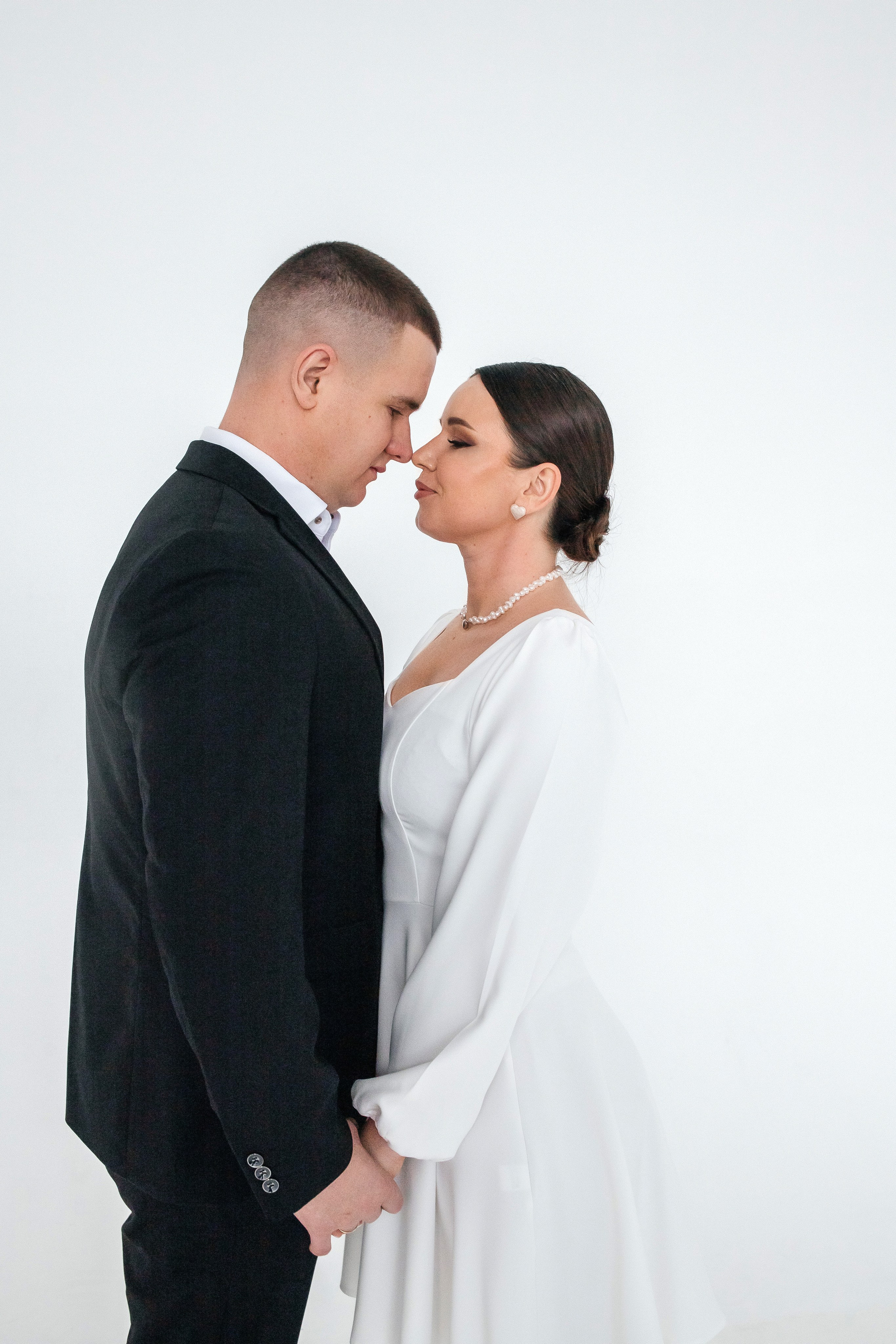 Свадебная фотосессия в фотостудии Нижнего Новгорода. Свадебный фотограф и фотограф Love-Store в Нижнем Новгороде Анастасия