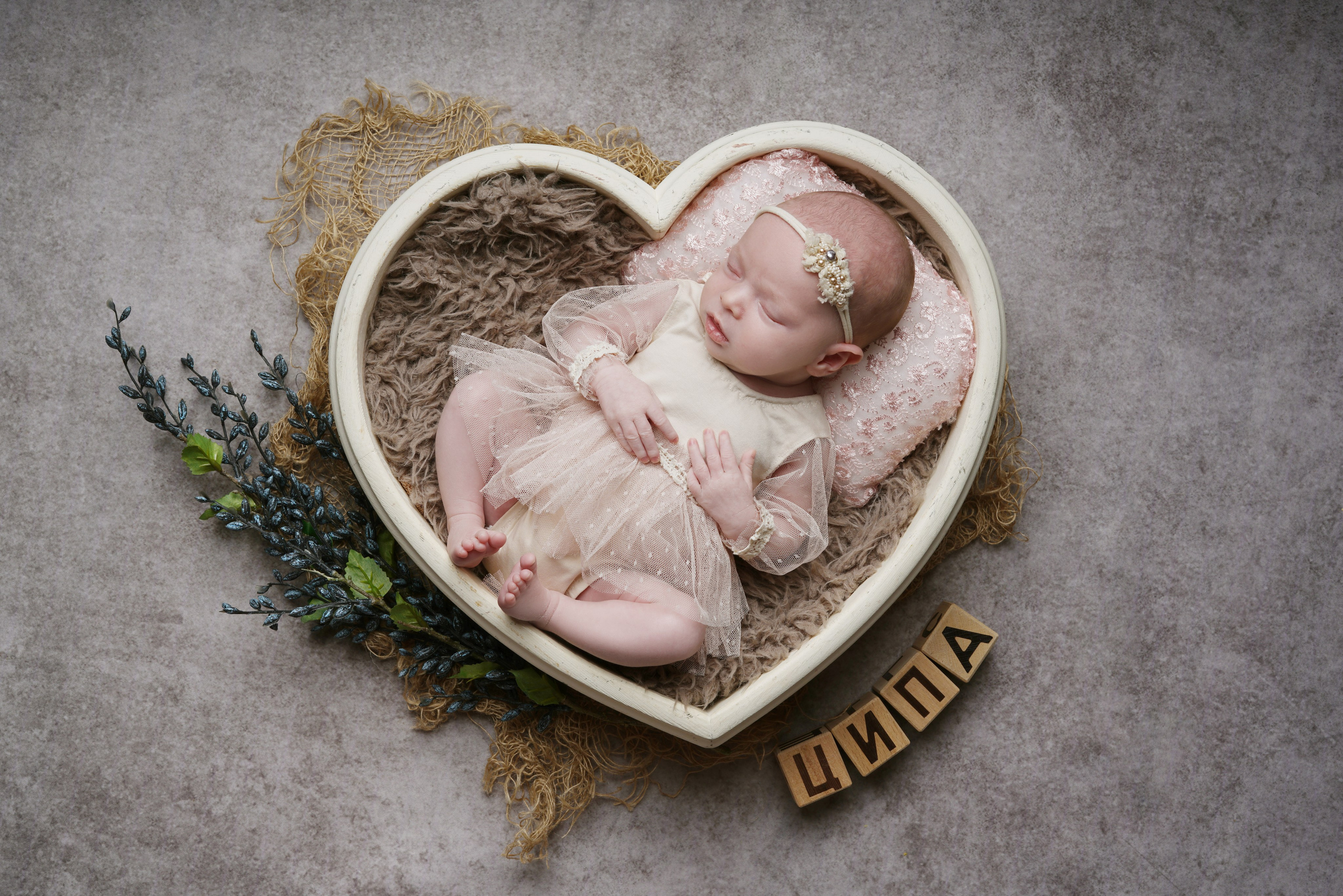 Новорожденные. Фотограф новорожденных Тюмень