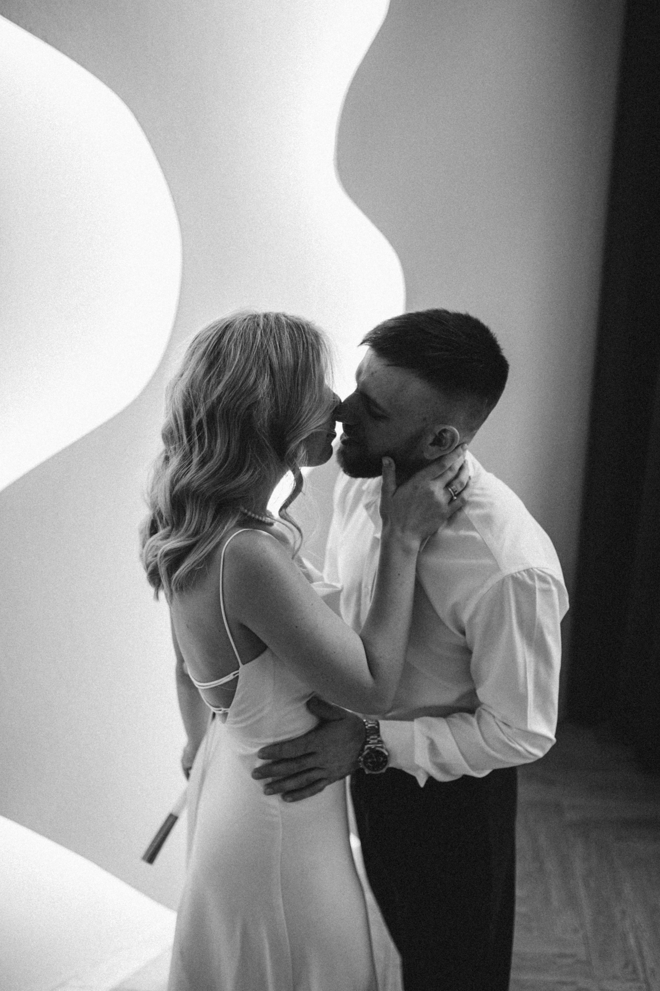 Коля и Алёна в студии. Семейный и свадебный lifestyle-фотограф в Москве Мария Петрова