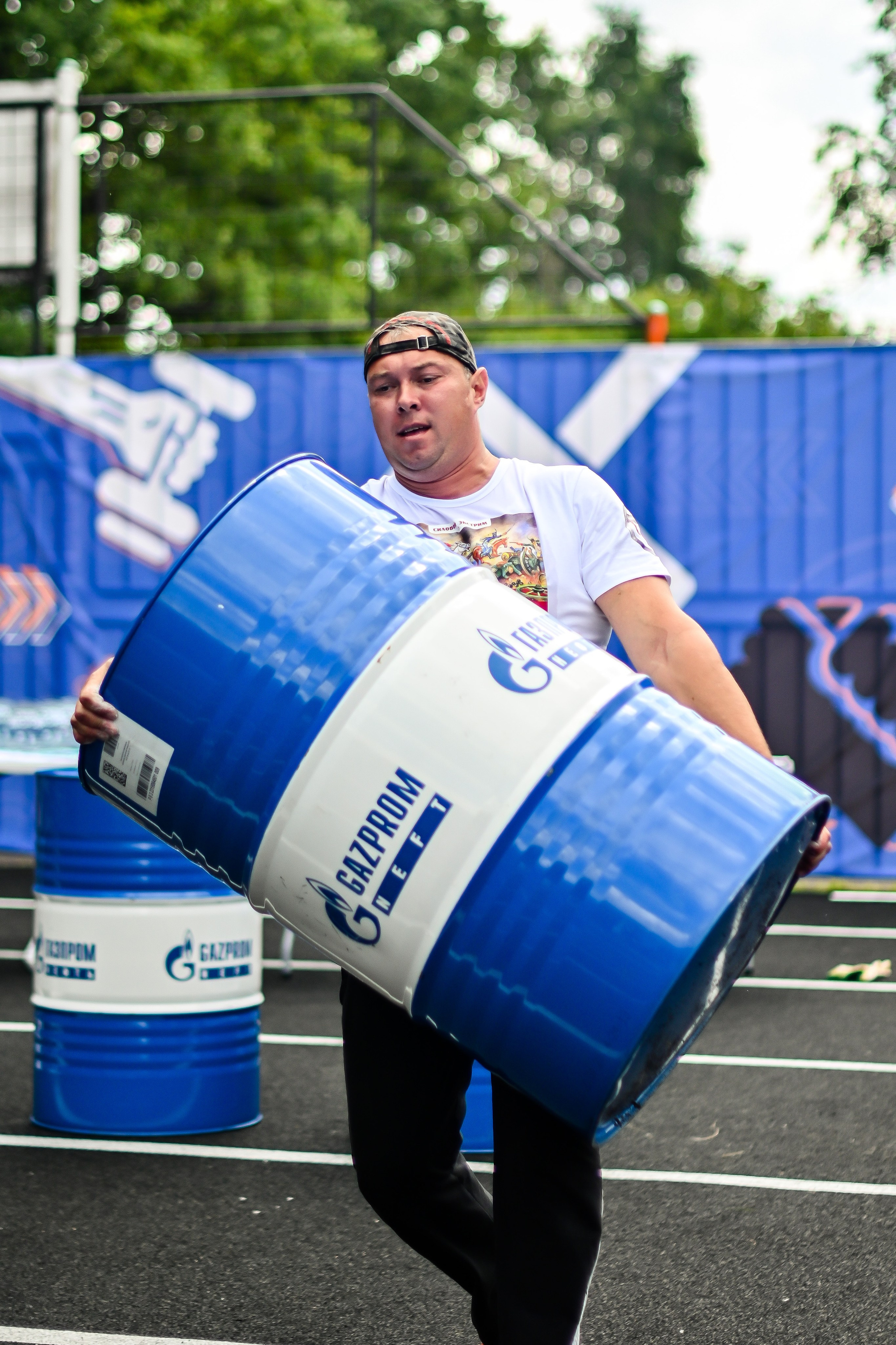 СТРОНГ. Фотограф для бизнесконтента, репортажей и семейного альбома в Москве