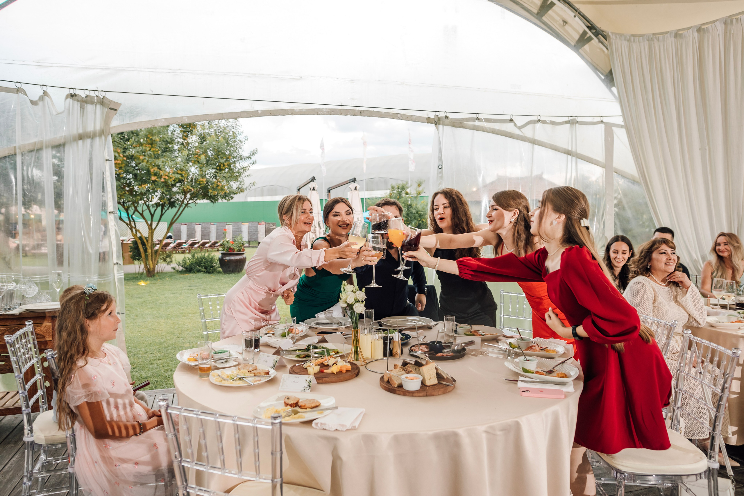 Ольга и Сергей. Свадьба в шатре. Свадебный и семейный фотограф в Москве Евгения Лисина