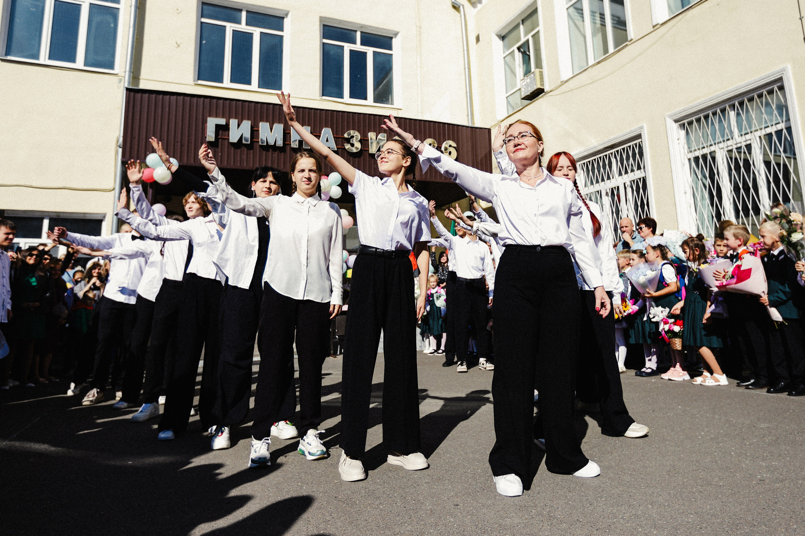 Школьная линейка Гимназии № 36. Портретный и репортажный фотограф Елизавета Рудовская|Казань