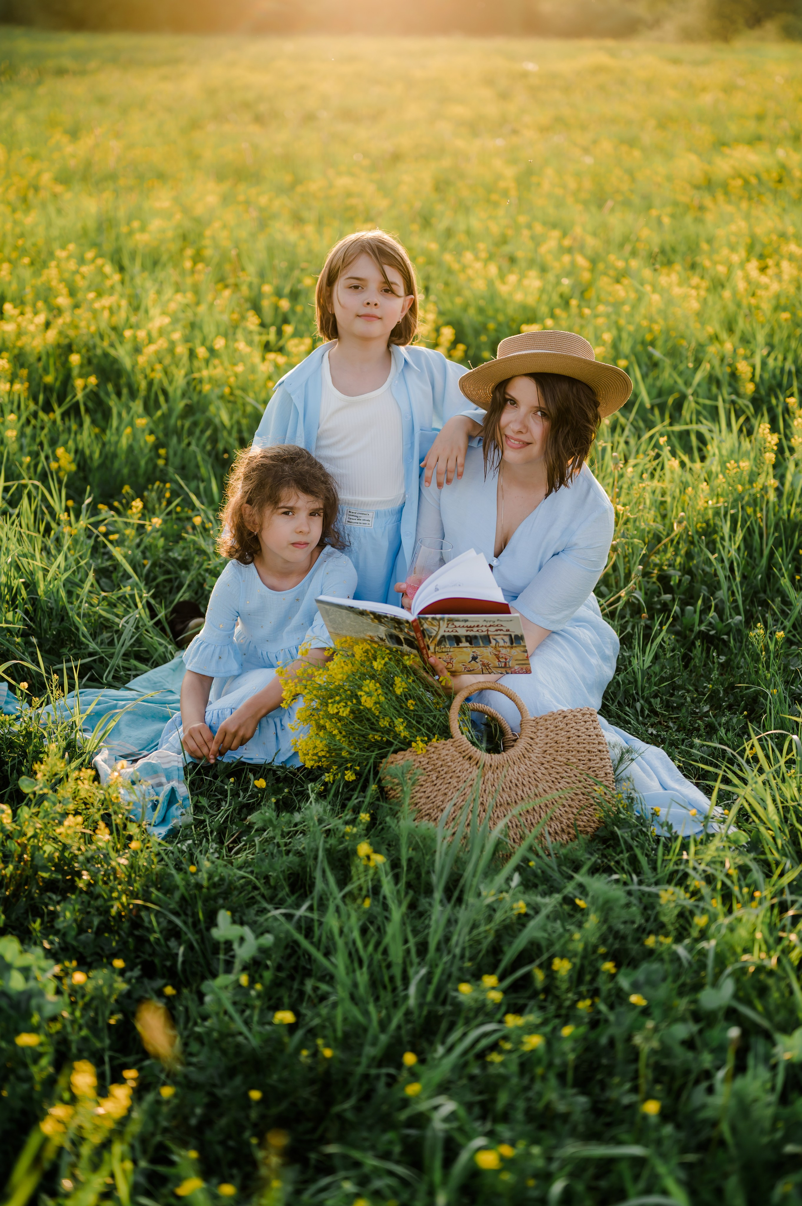Анна, Дарья и Мария. Рапс. Свадебный и семейный фотограф Евгения Кононова