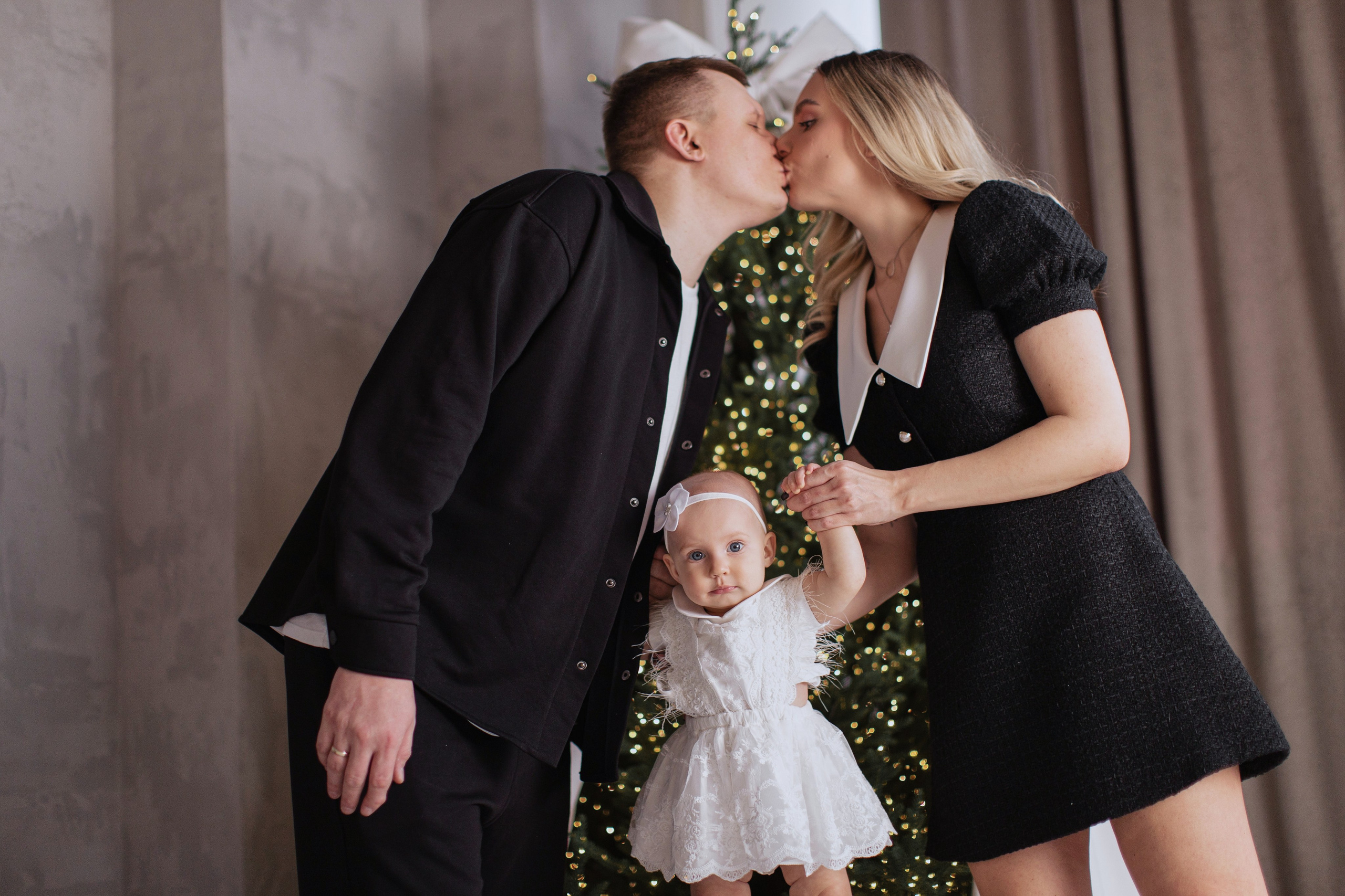 Семья к новому году 2025. Фотограф Лиана Артемова в Пензе
