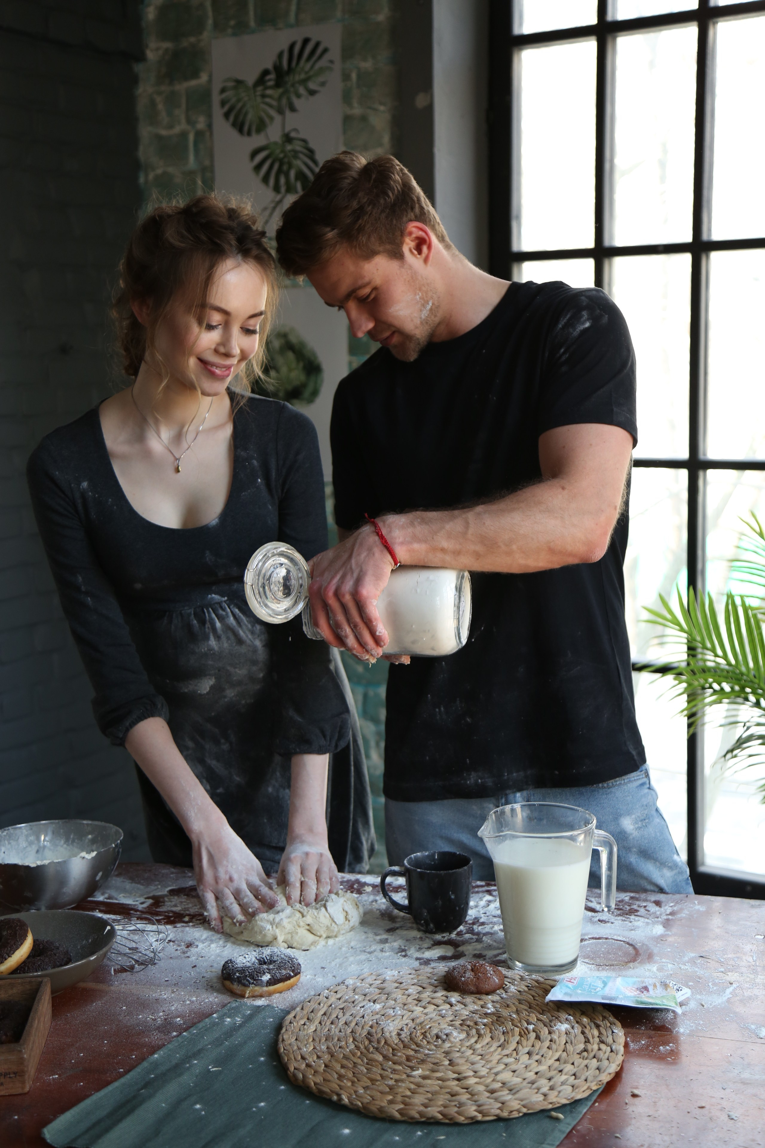 Беременность. Фотосессия в студии в Москве от профессионального фотографа услуги по доступным ценам