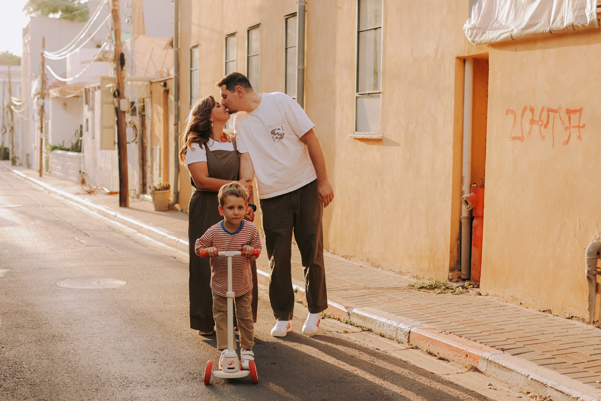 Nata, Misha and Mark, Tel Aviv | November 2025. Photographer in Israel Alice Milchin