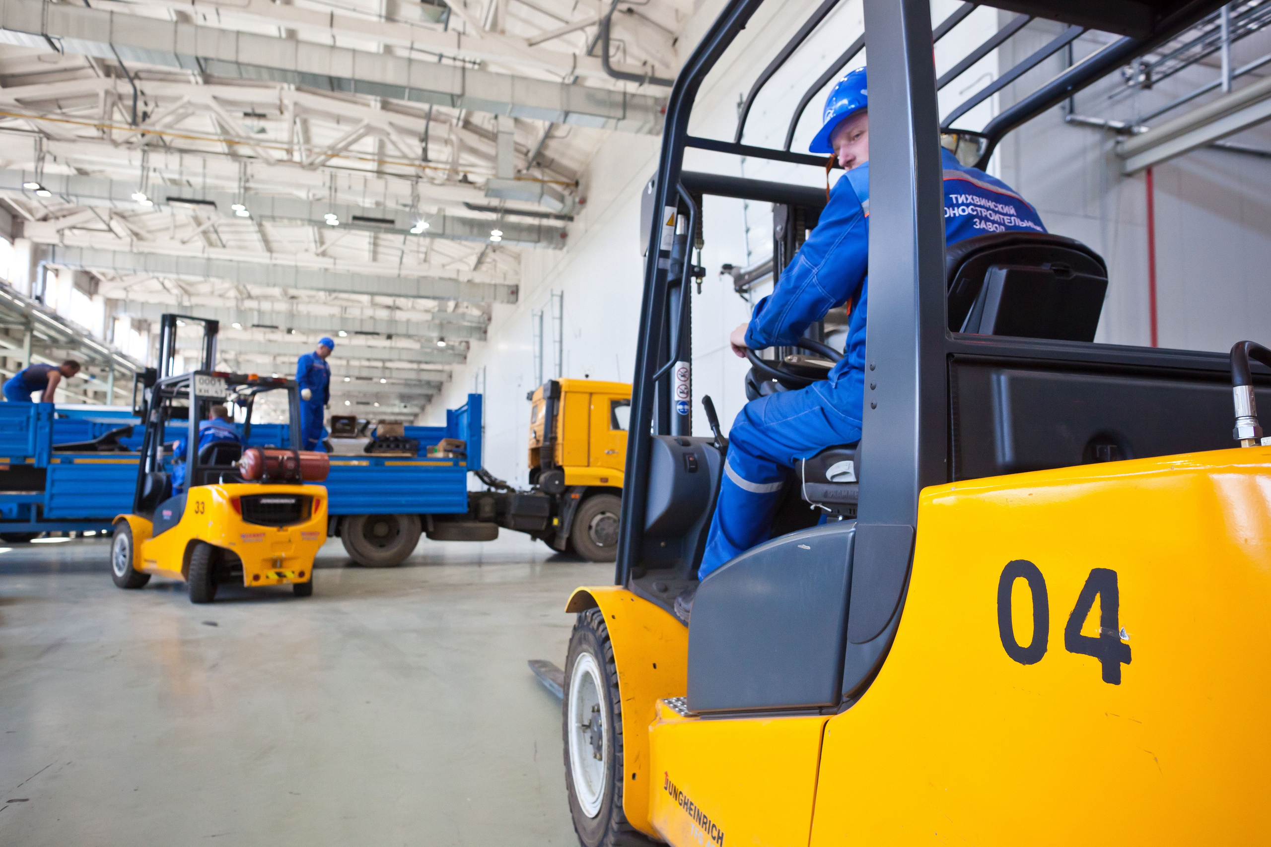 ТИХВИНСКИЙ ВАГОНОСТРОИТЕЛЬНЫЙ ЗАВОД. Рабочая сторона — бизнес портрет и репортаж в Санкт-Петербурге