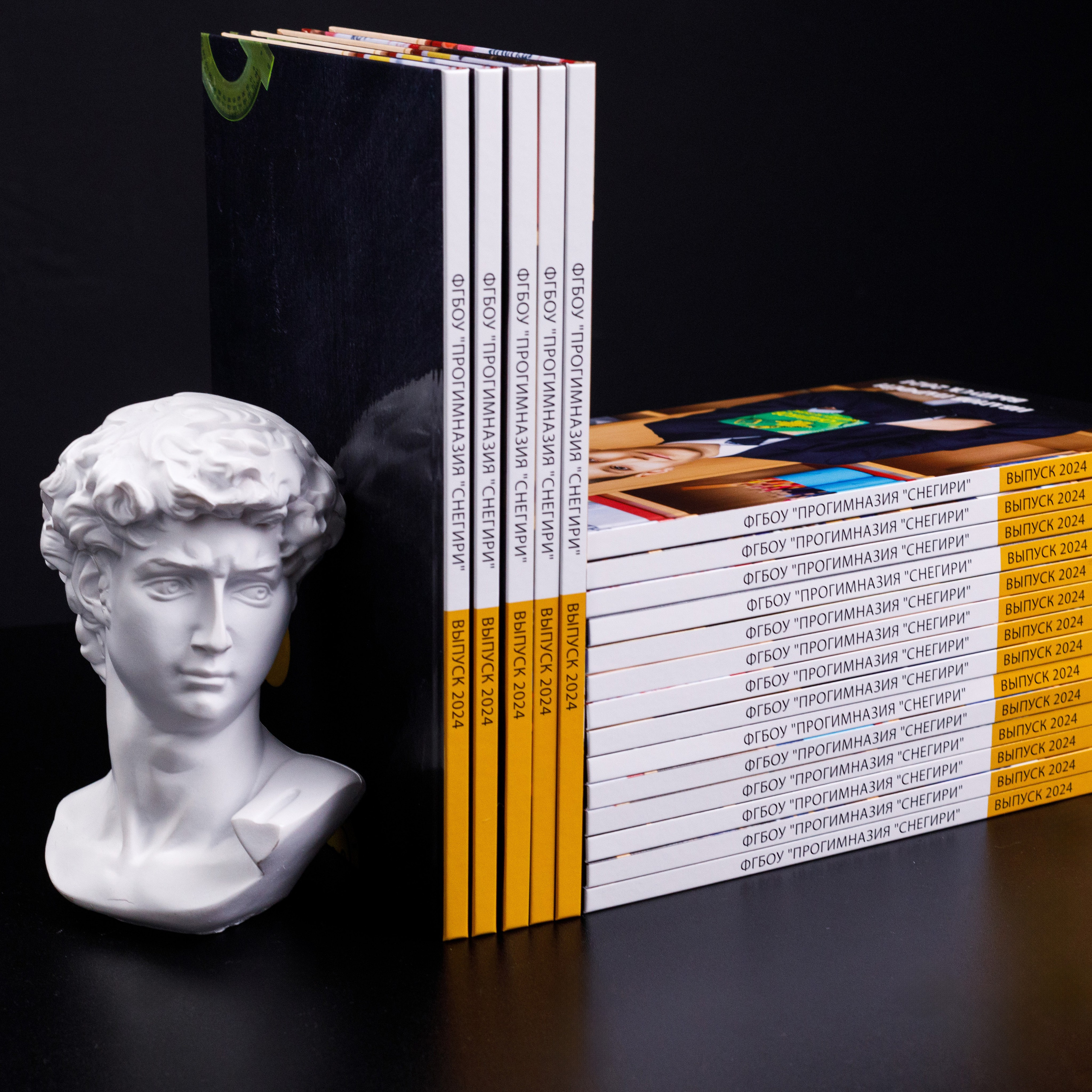 Выпускные фотоальбомы. Фотоателье и полиграфия | Красивые фотосессии, сувениры с фото | Ремонт смартфонов, ноутбуков и техники в Коломне Zinovyev Team