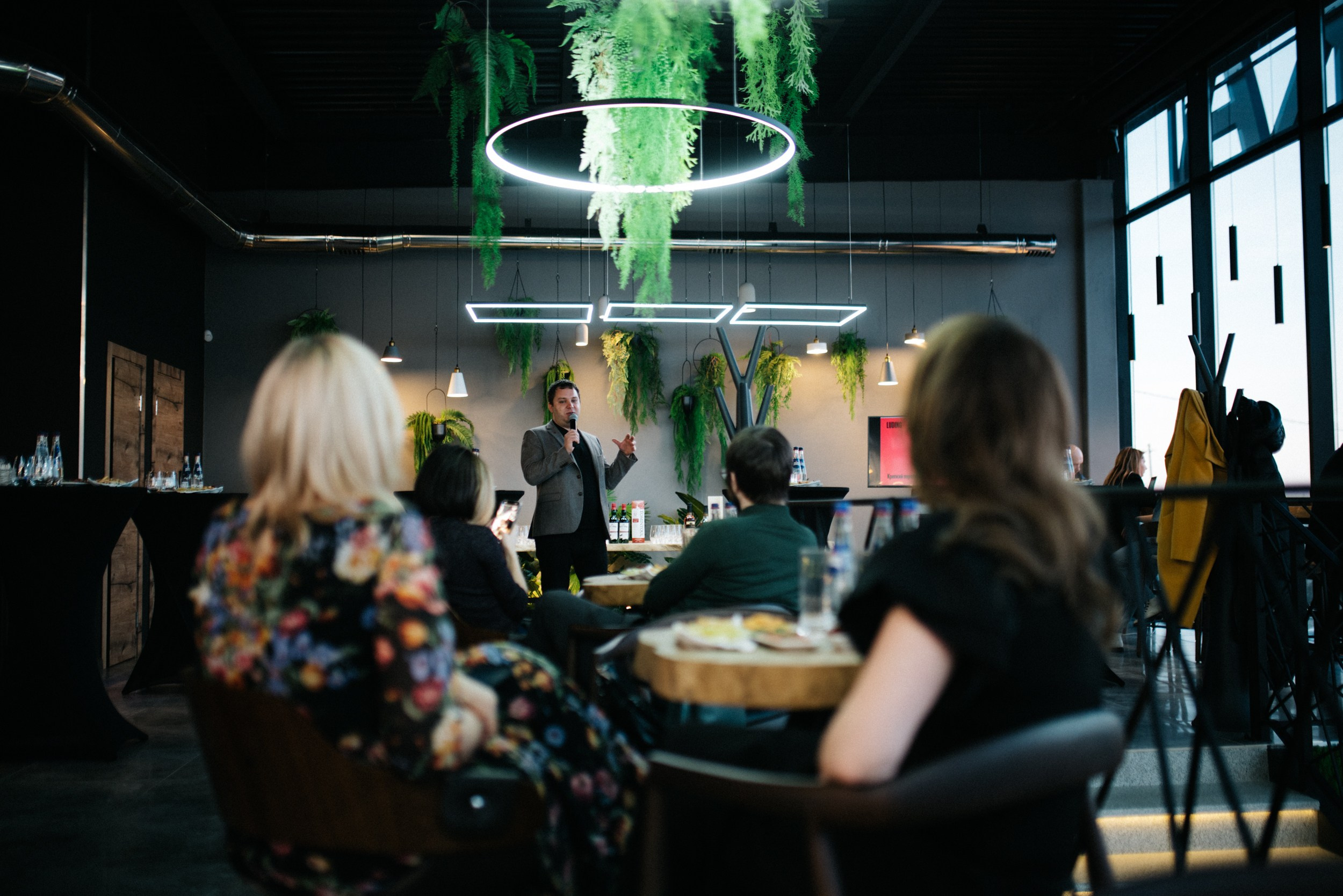 Винотека Dodici. Портретный и репортажной фотограф Алексей Волков. Москва, Оренбург