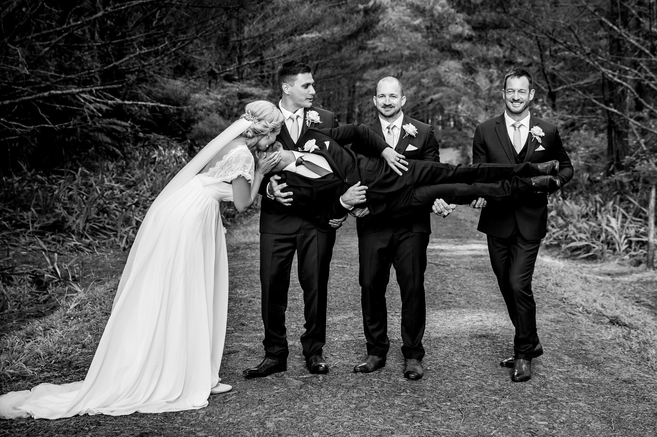 Wedding photographer in Tbilisi & Saint-Petersburg (Spb). Destination wedding photographer Peter Letu