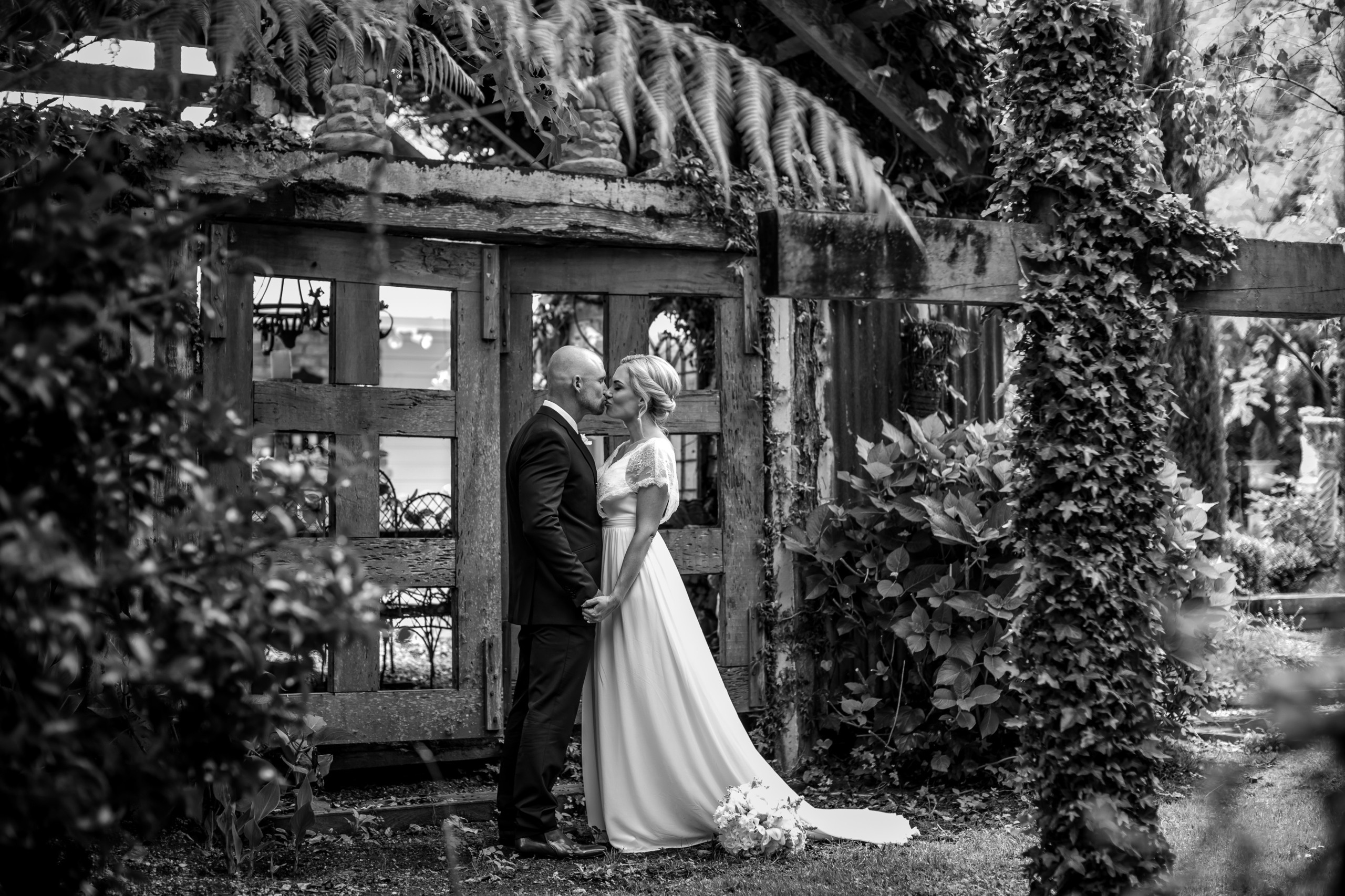 Wedding photographer in Tbilisi & Saint-Petersburg (Spb). Destination wedding photographer Peter Letu