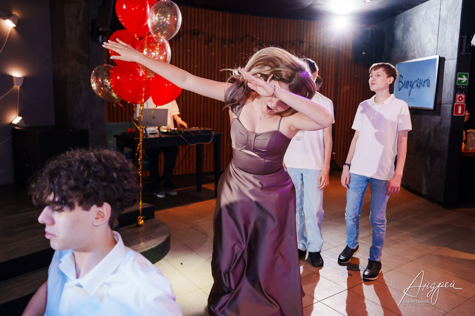 Выпускной 9а Азъбукаведи. Свадебный и семейный фотограф в Ростове-на-Дону. Андрей Сайфутдинов
