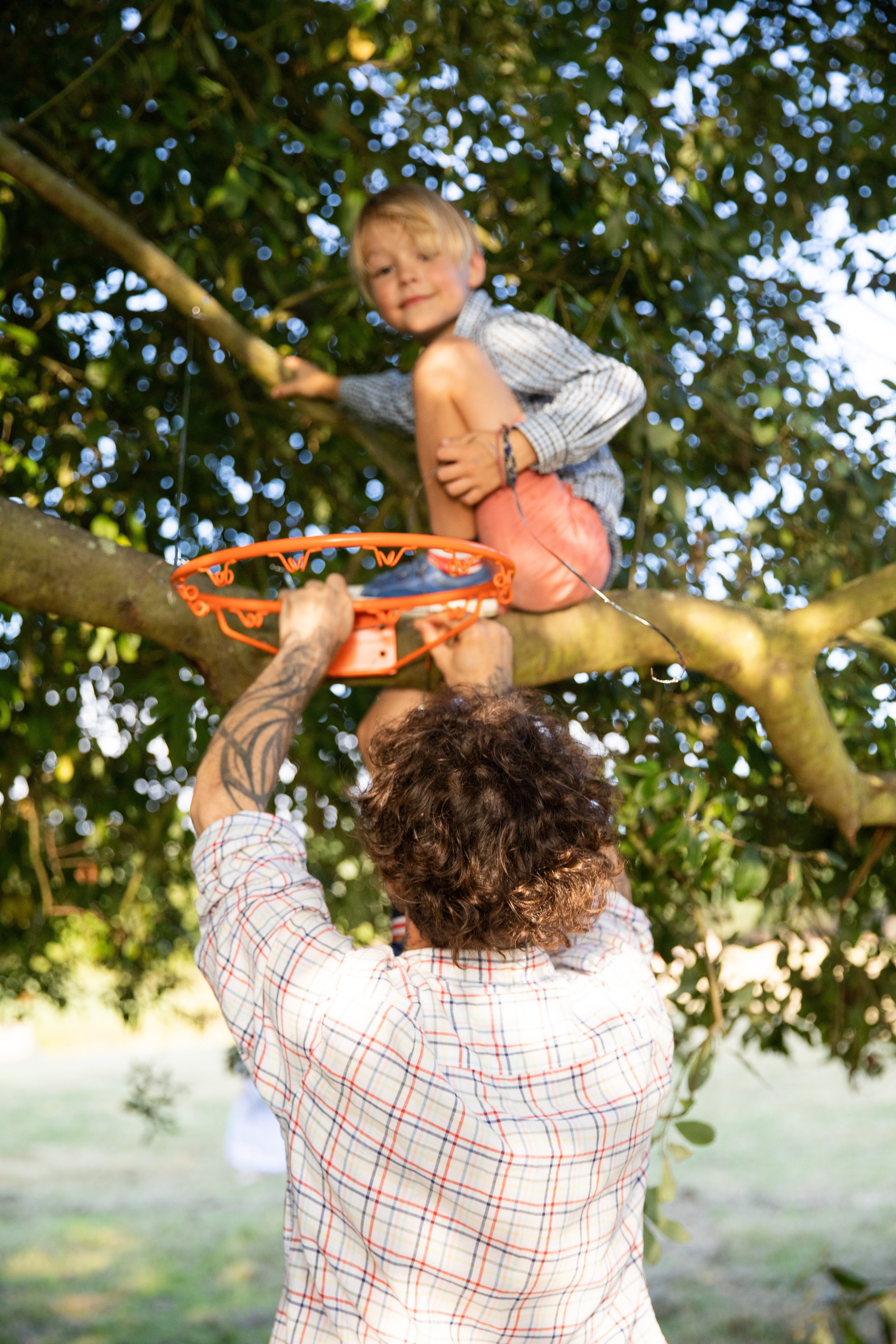 Many children celebrate their friend's birthday in the park