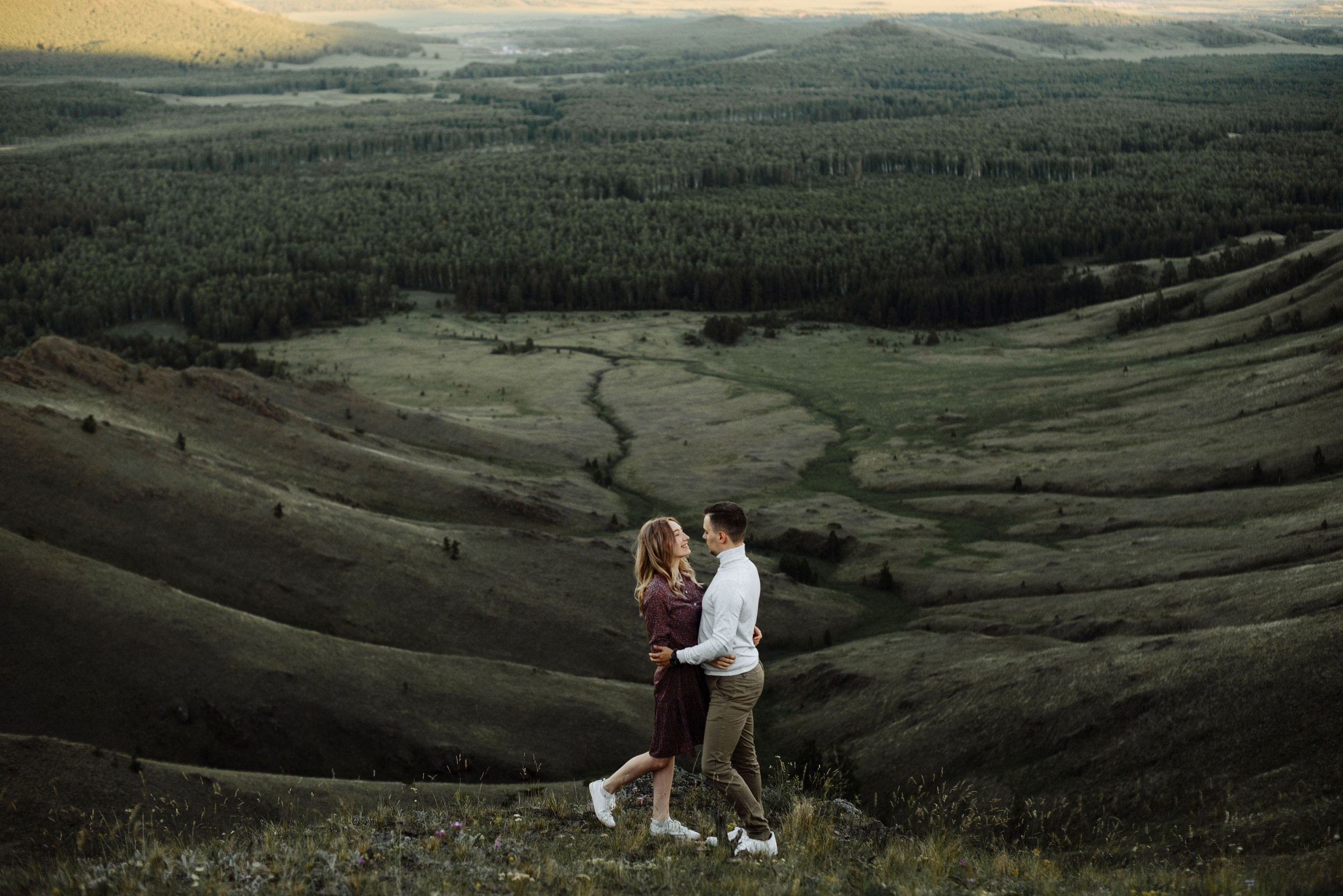 Love Story на горе Нурали – романтическая фотосессия в горах. Свадебный фотограф в Миассе Татьяна Ружникова