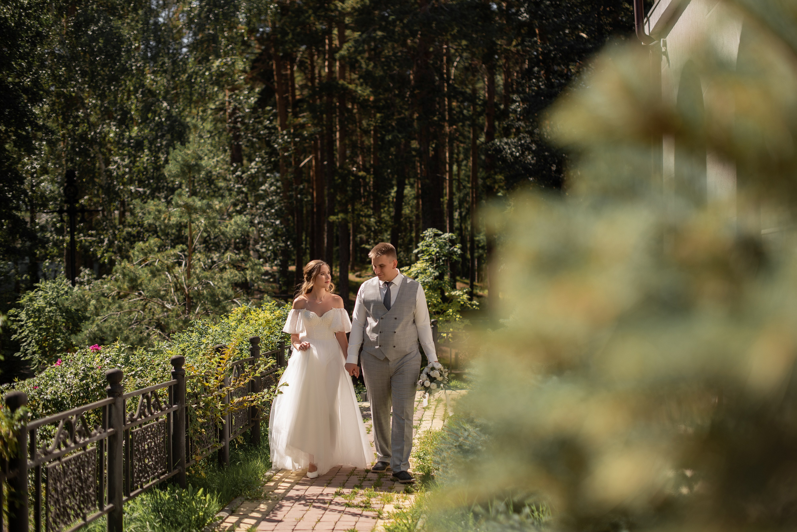 Свадебный альбом 12.08.23 – лучшие кадры с торжества. Свадебный фотограф в Миассе Татьяна Ружникова