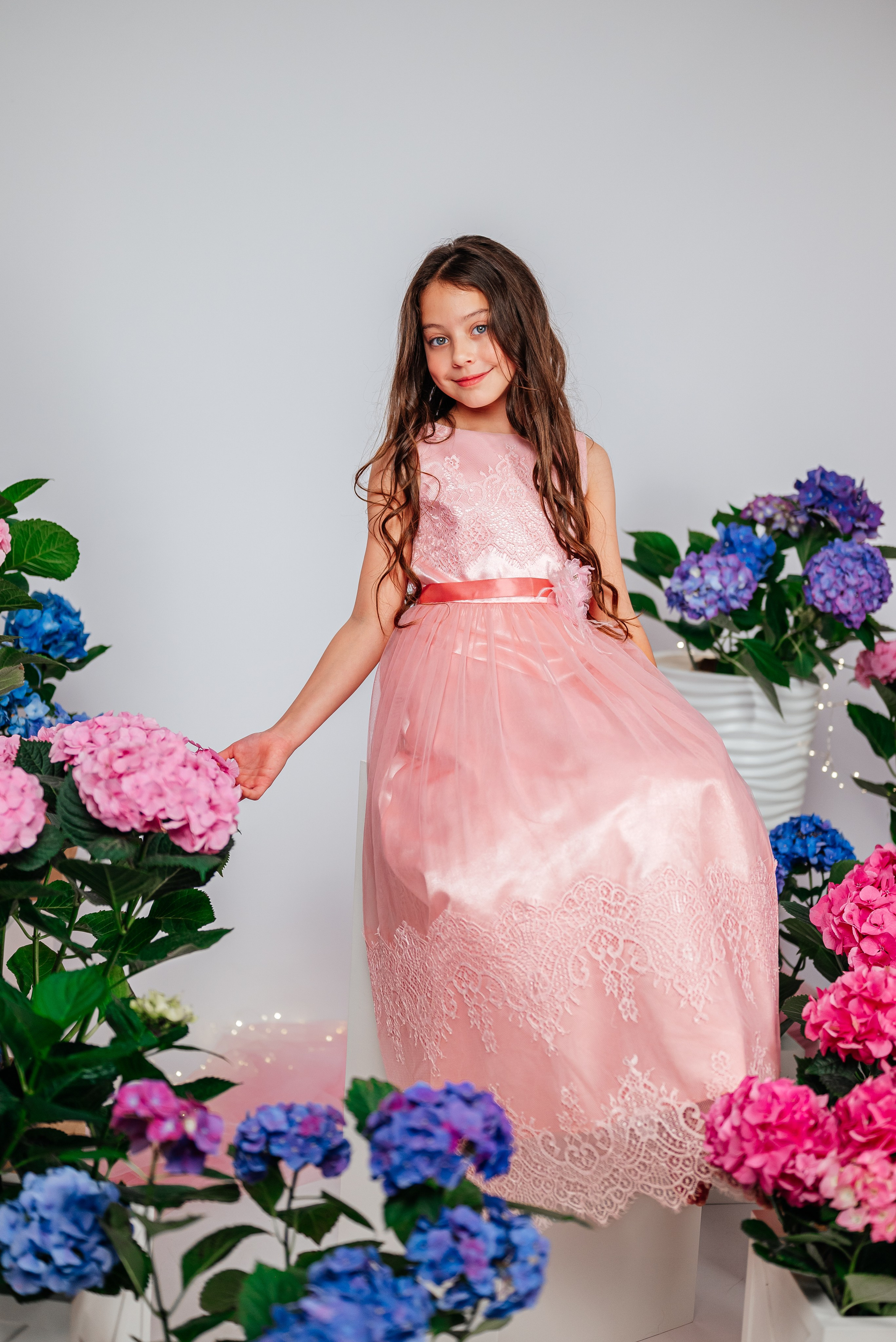 Вероника и гортензии. Семейный фотограф в Краснодаре