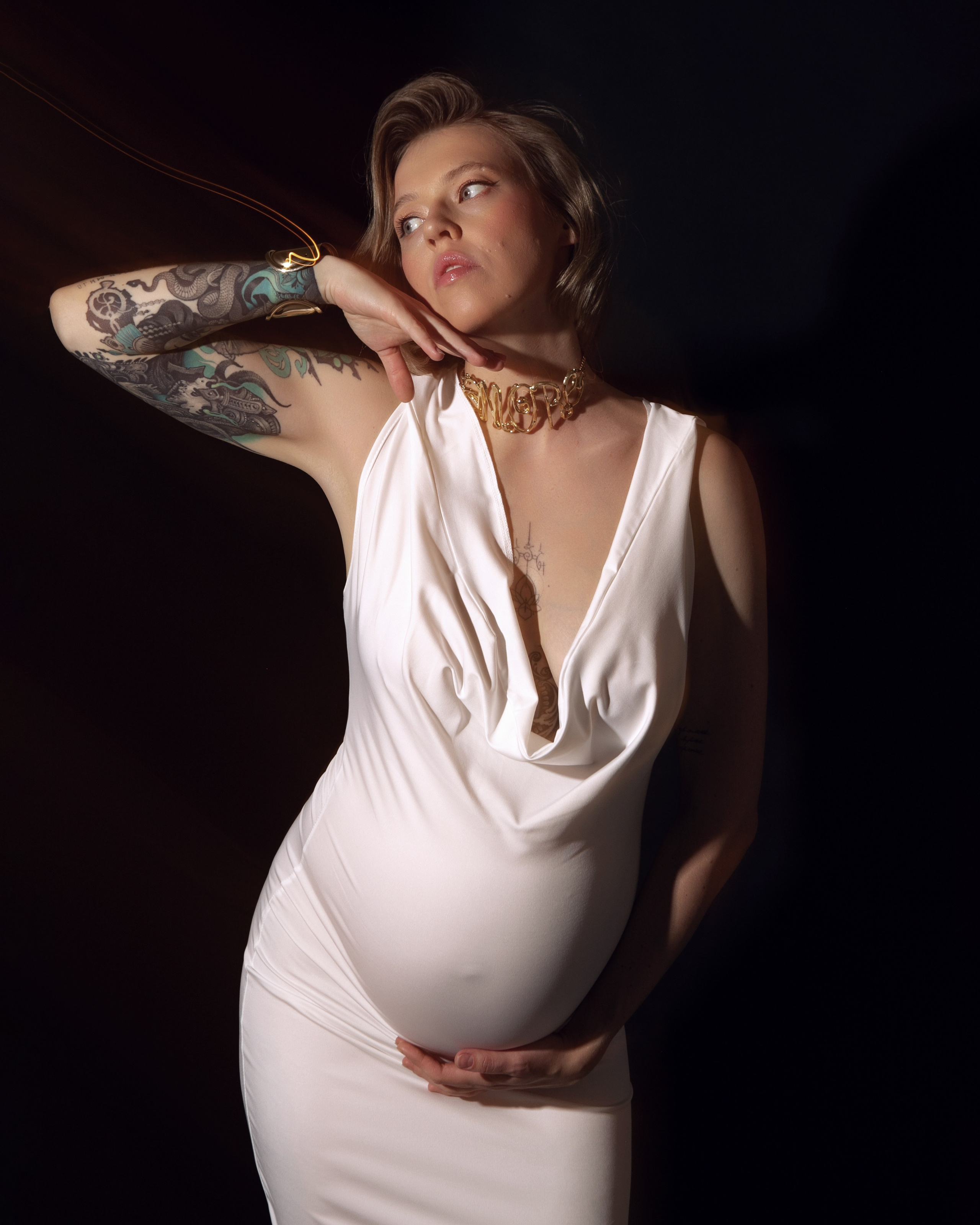 Циклорама. Фотограф беременности женский фотограф в Москве Оксана Донецкая