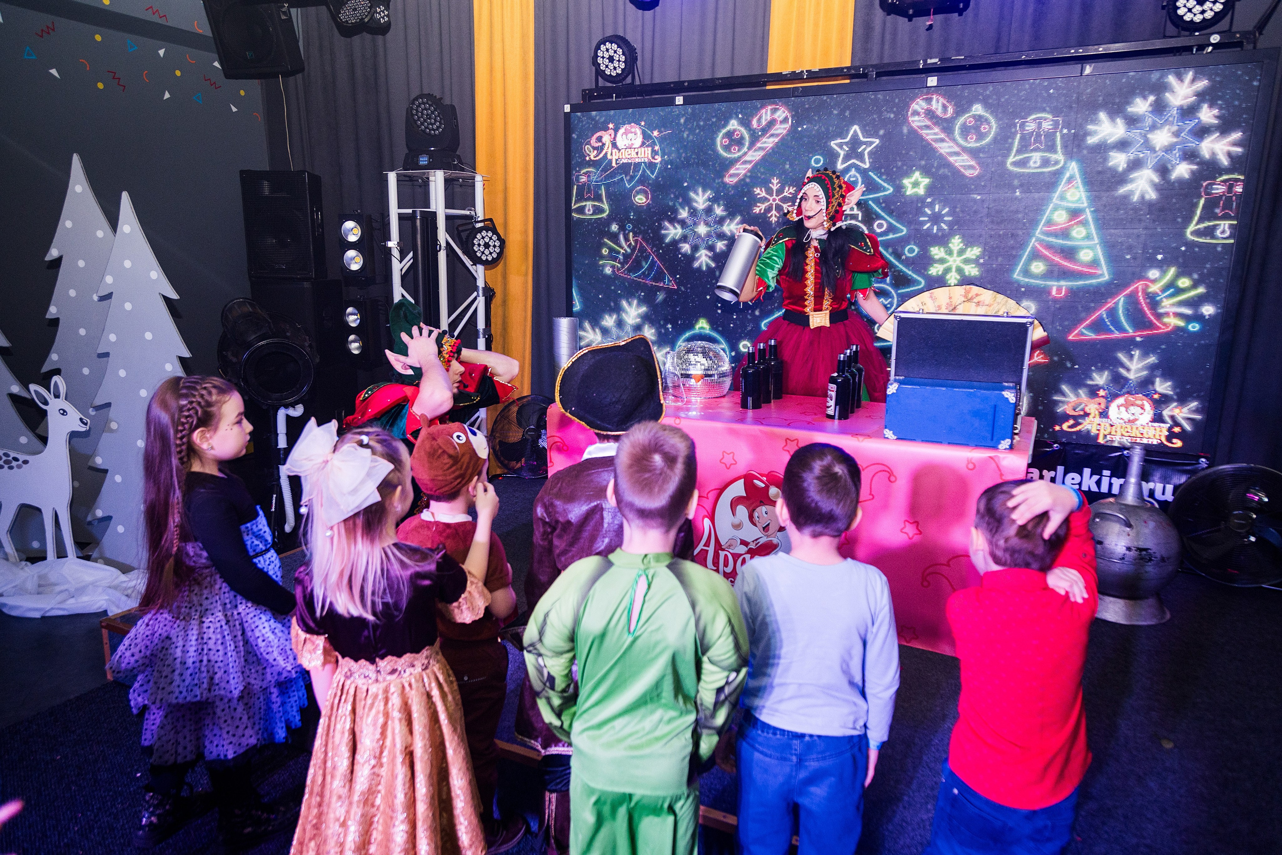 Новогодние утренники. Детский фотограф видеограф в Хабаровске Михаил Орлов