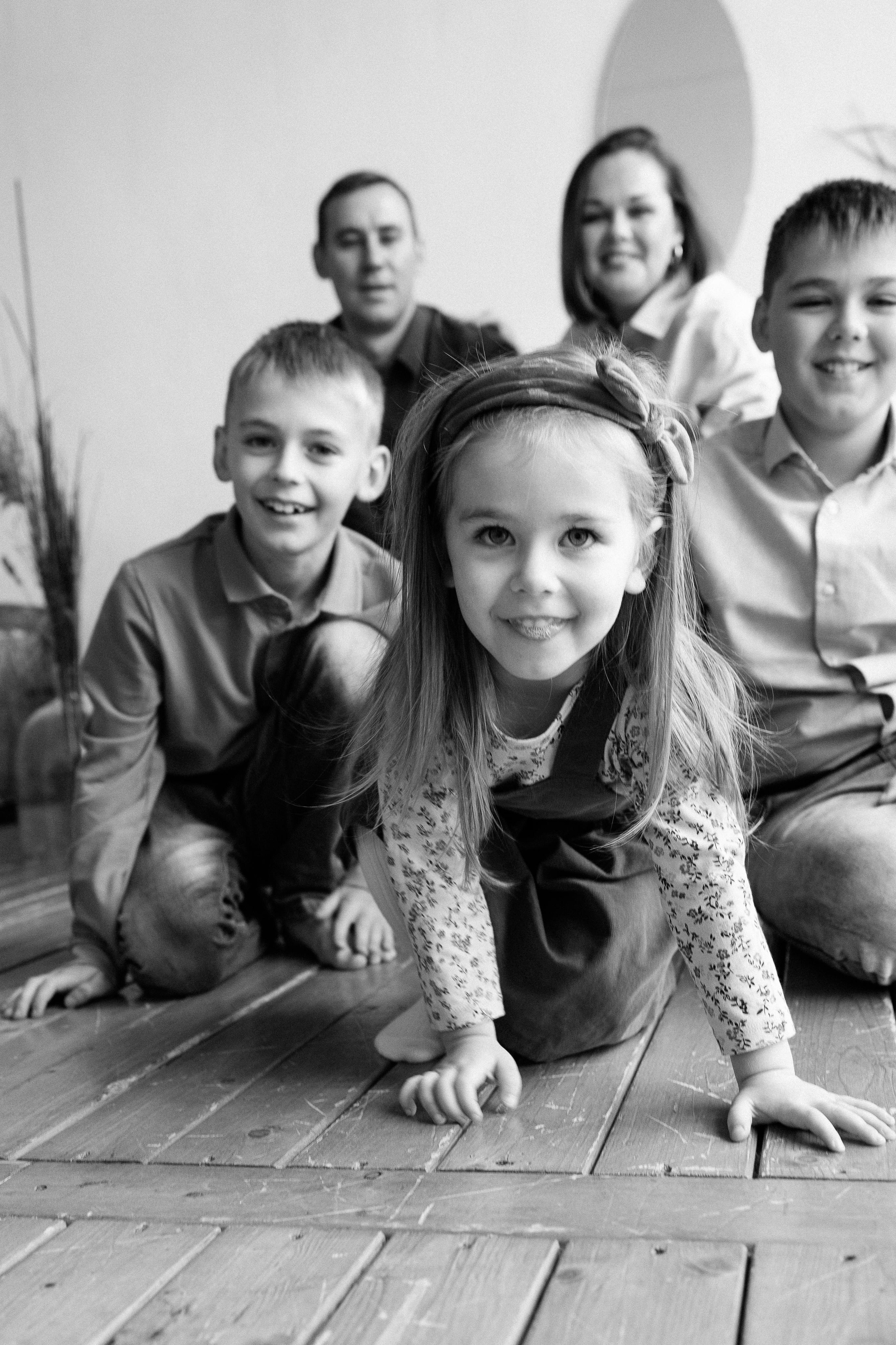 Семейная в студии. Детский семейный фотограф в Москве Светлана Микадзе