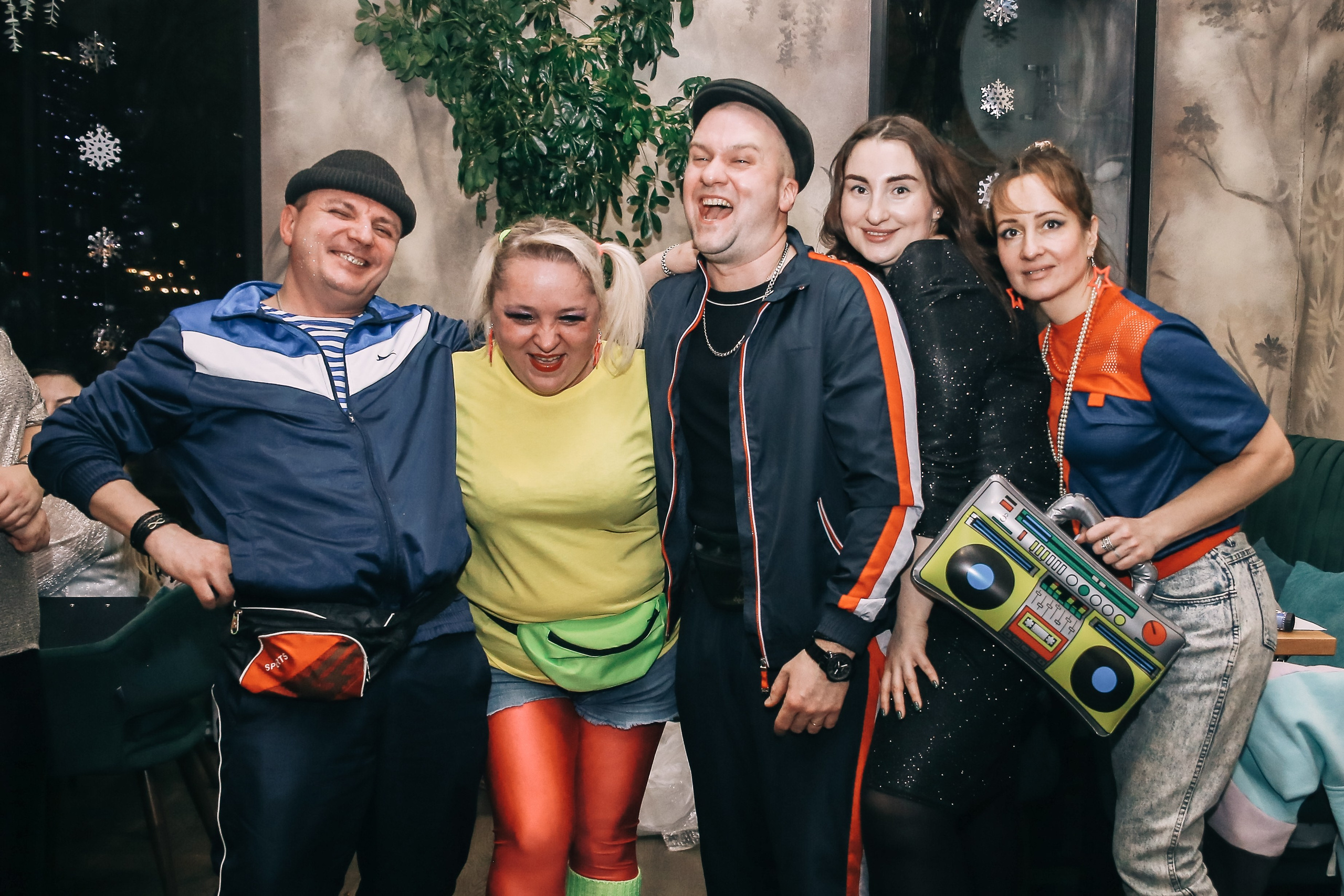Новогодний корпоратив в стиле 90х и СловоПацана. Антонина Морозова, профессиональный семейный фотограф видеограф