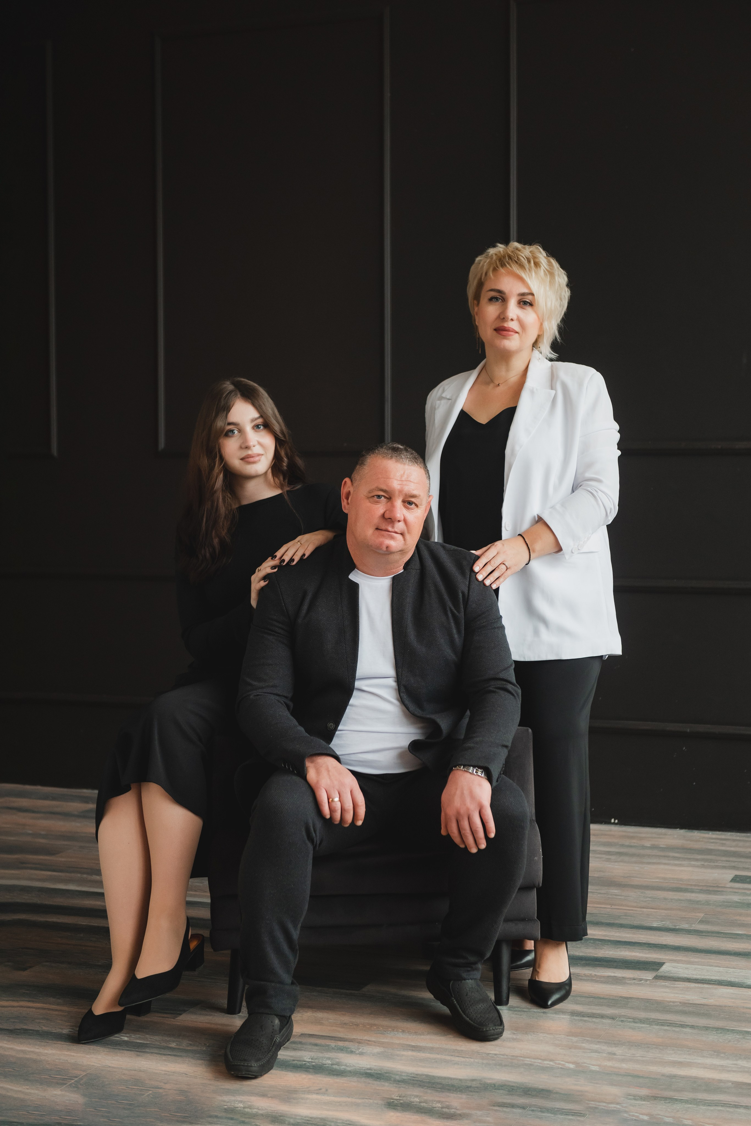 Евгений Катя и Виолетта. Семейный фотограф Ирина Сгибнева