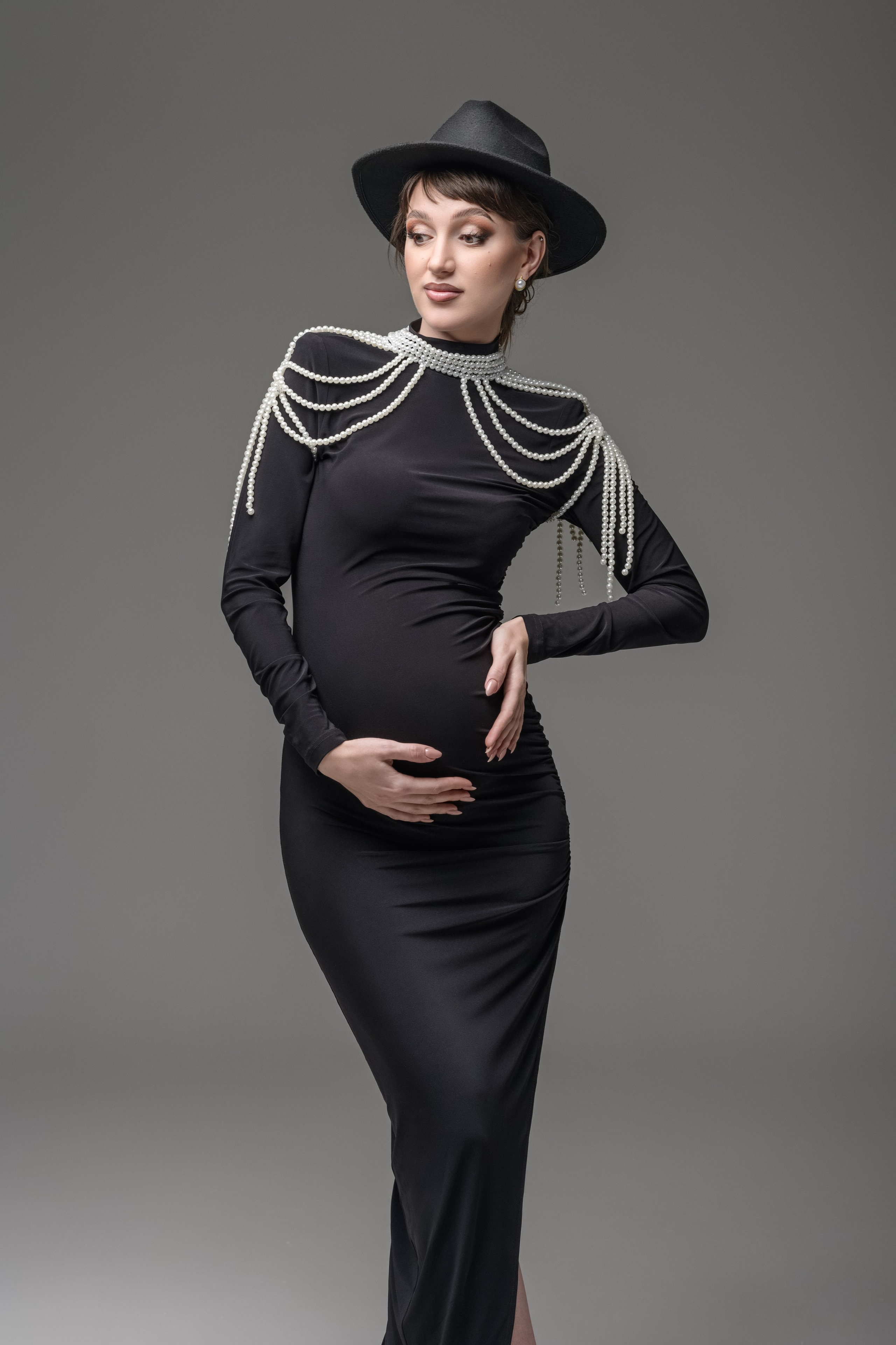 Фотосессия беременности в Крыму. Студийная фотосессия беременности. Стильная беременность. Фотограф беременных Ольга Топоривская.