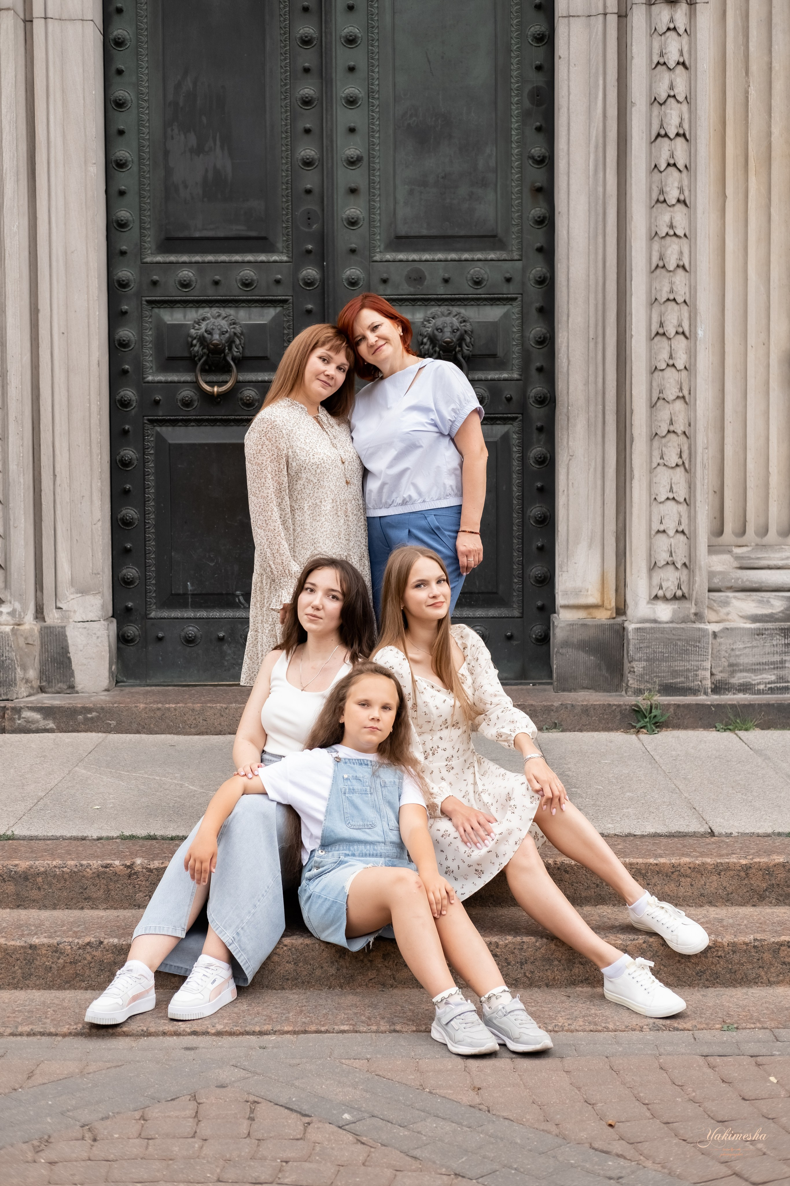 Семейная фотосессия (прогулки и студии). Семейный и женский фотограф в Санкт-Петербурге