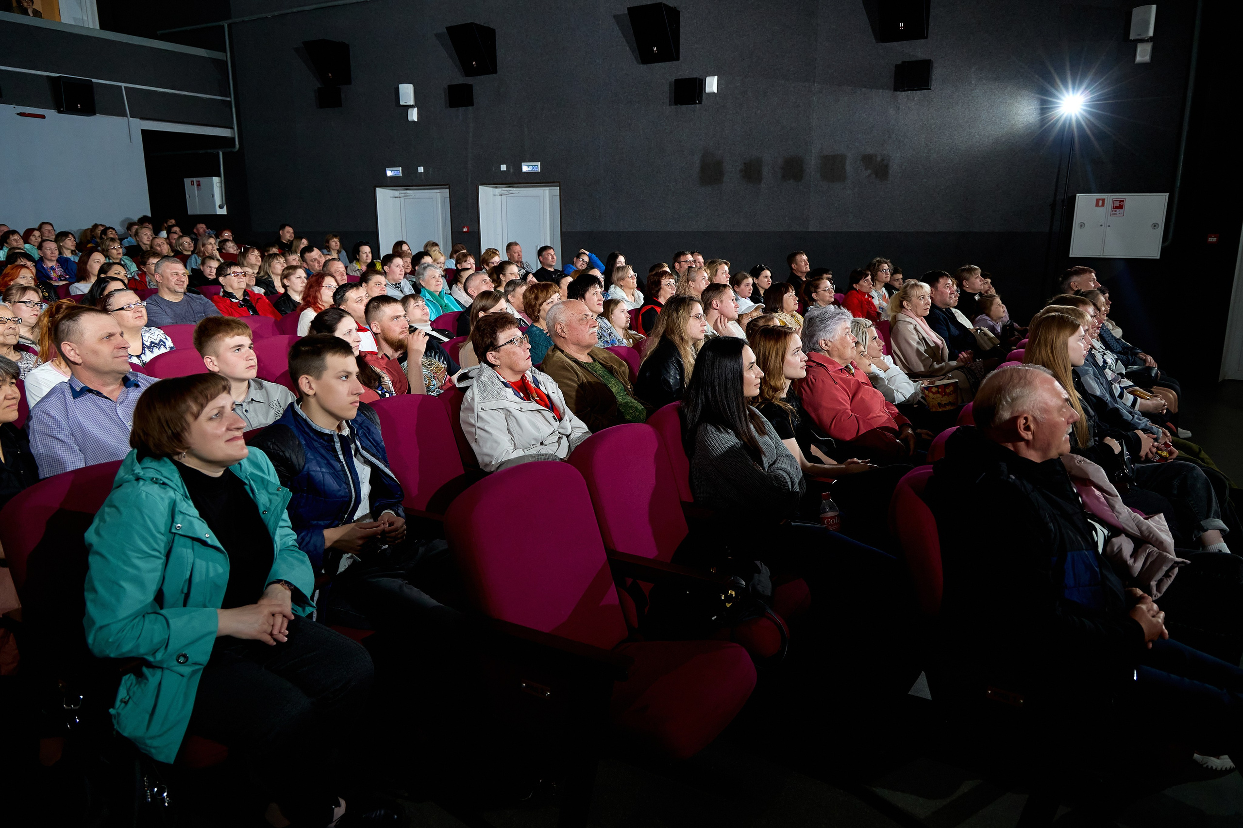 Кинопоказ, дима красилов, киностудия горького. Свадебный репортажный и фуд фотограф в Барнауле Гайфулин Виталий