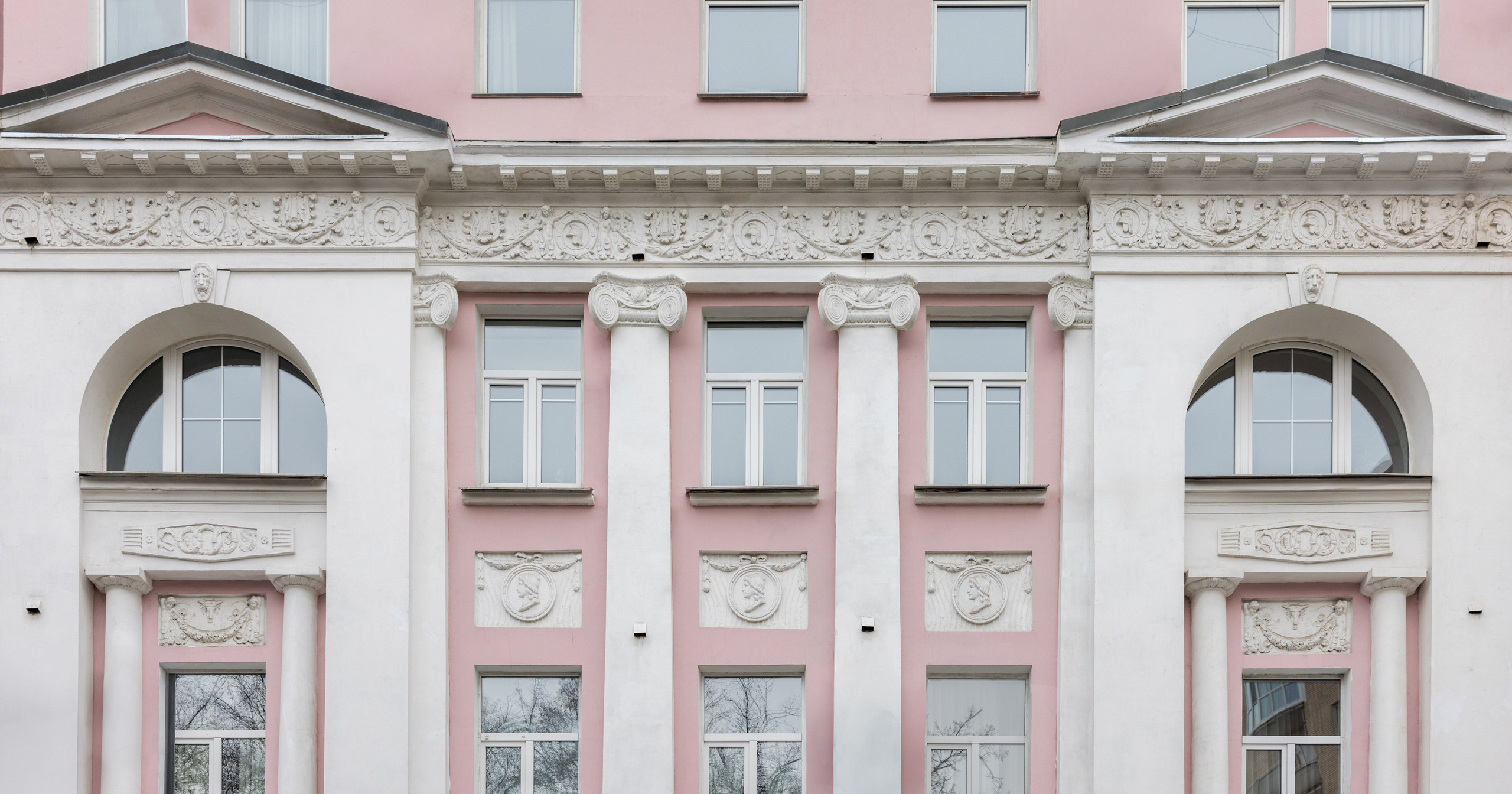 Архитектурная фотосъемка Доходных домов для МосквичMAG. Интерьерный фотограф