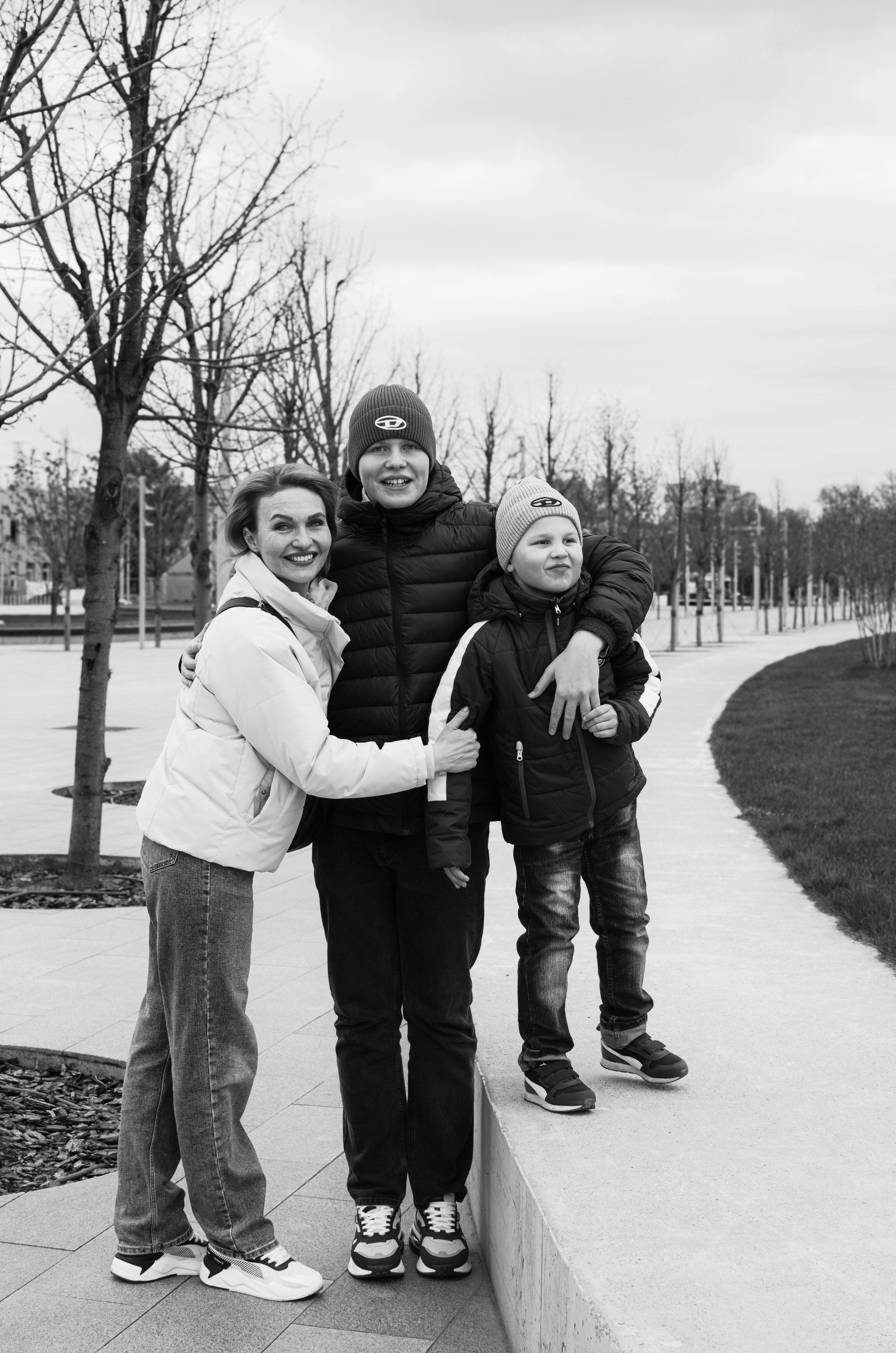 Прогулочная фотосессия для Ю. и ее ребятишек. Портретный и репортажный фотограф в Санкт-Петербурге Варвара Жукова