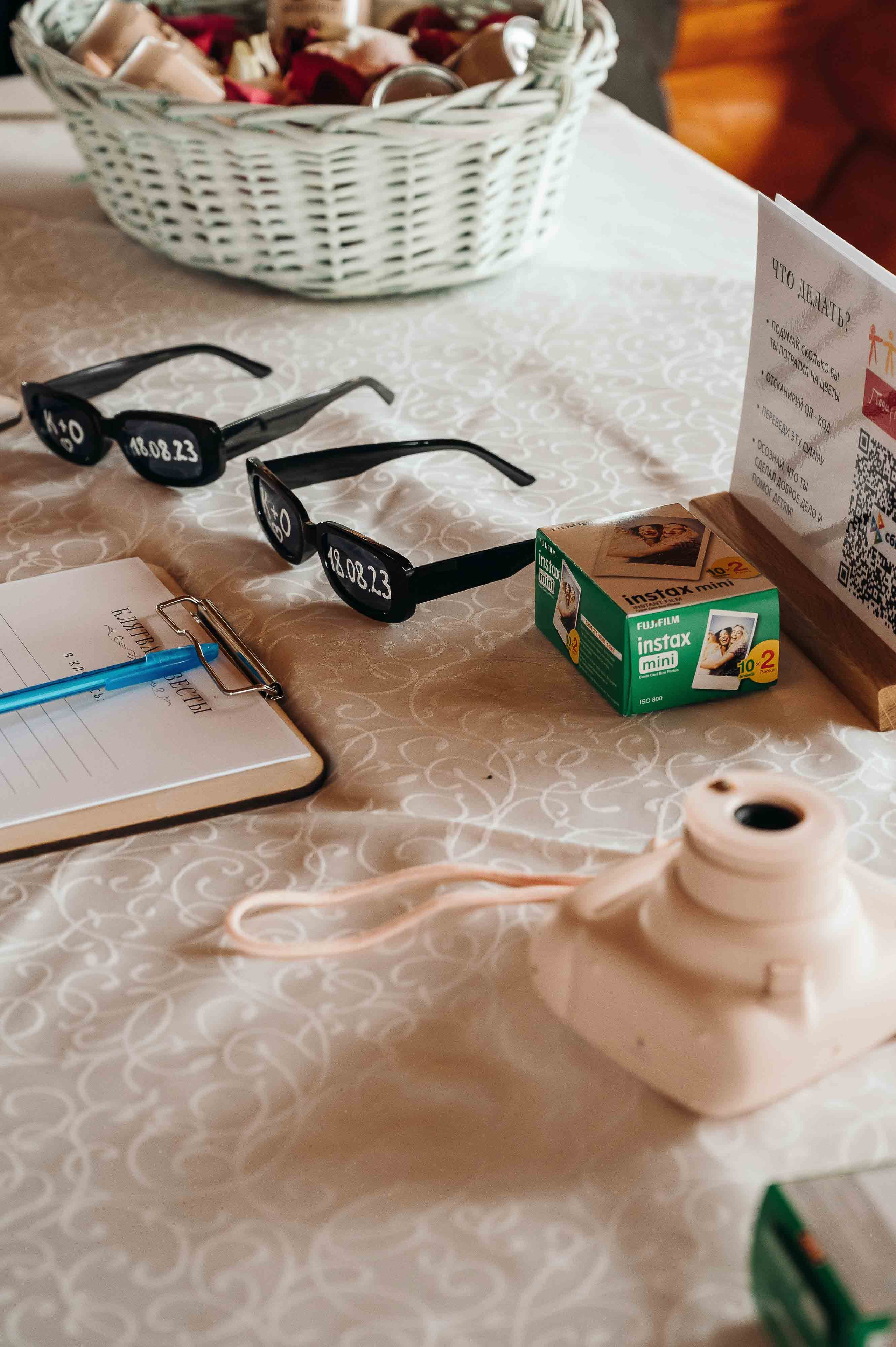 Совместные сборы в отеле. Свадебный и семейный фотограф в Котласе Никита Попов