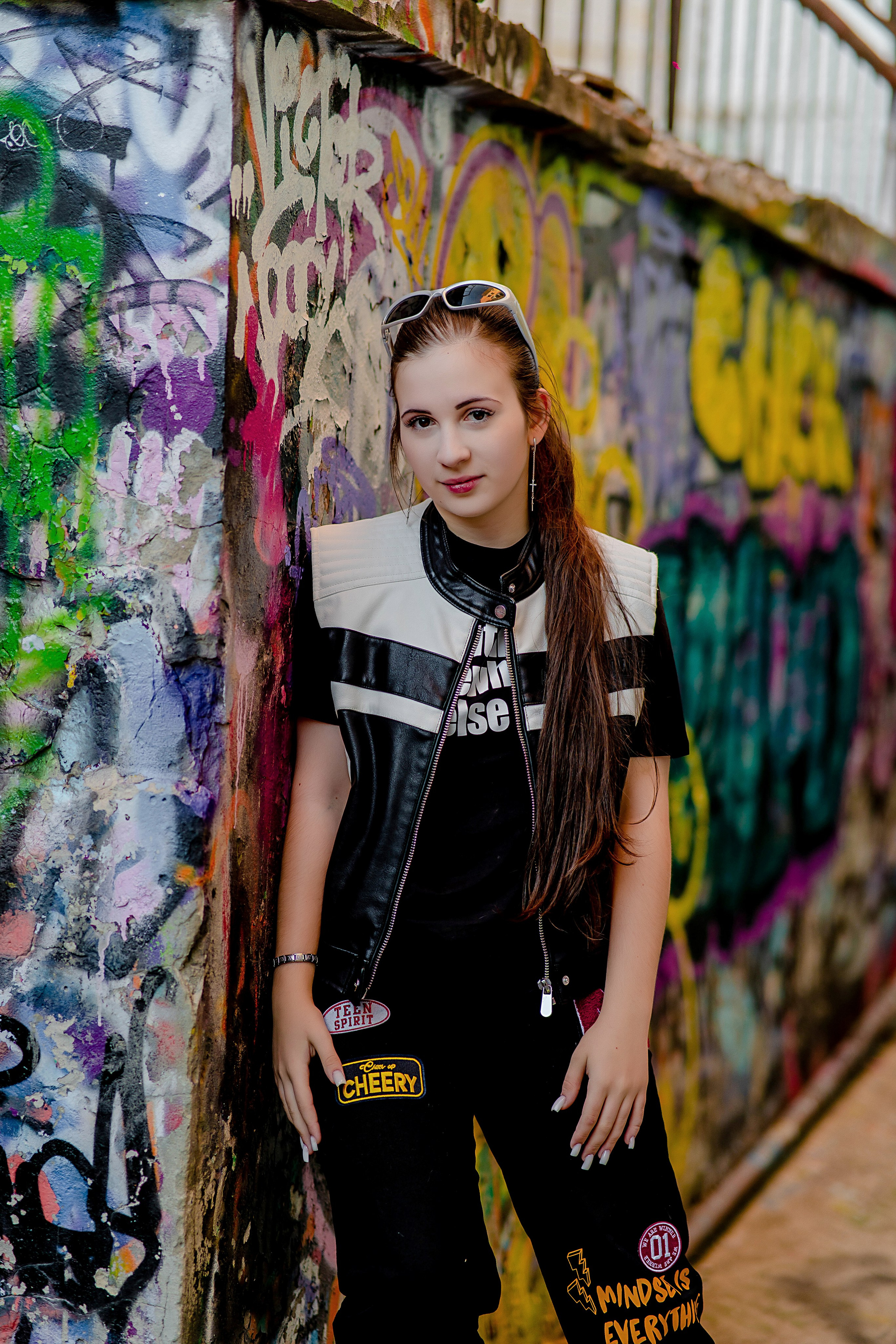 «Школьные годы» (до 120 страниц) для 1-4 и 5-9 классов. Современные Выпускные Альбомы в Ростове-на-Дону