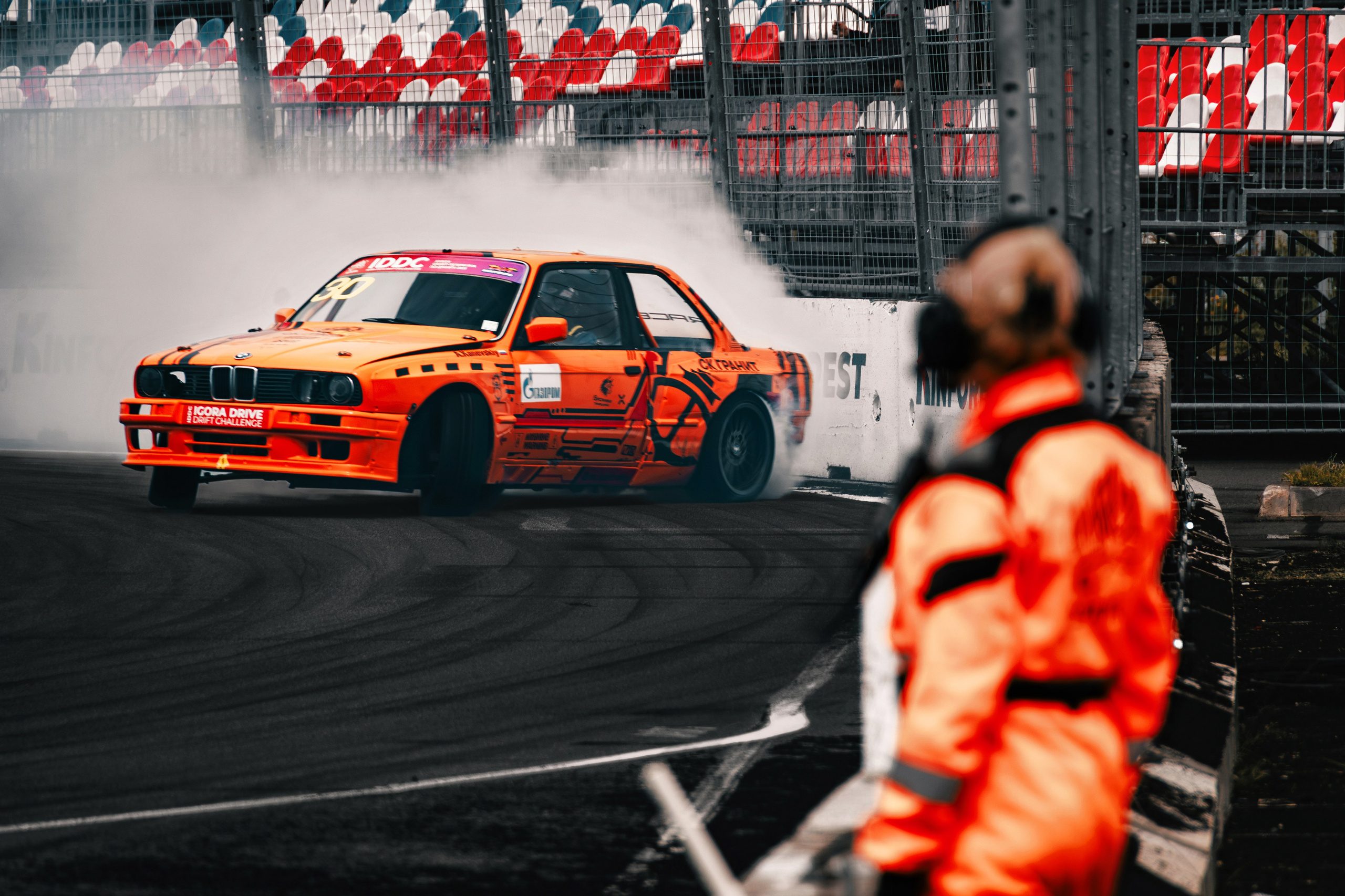 IDDC Этап 2: Бетонный Колизей и блогеры в деле