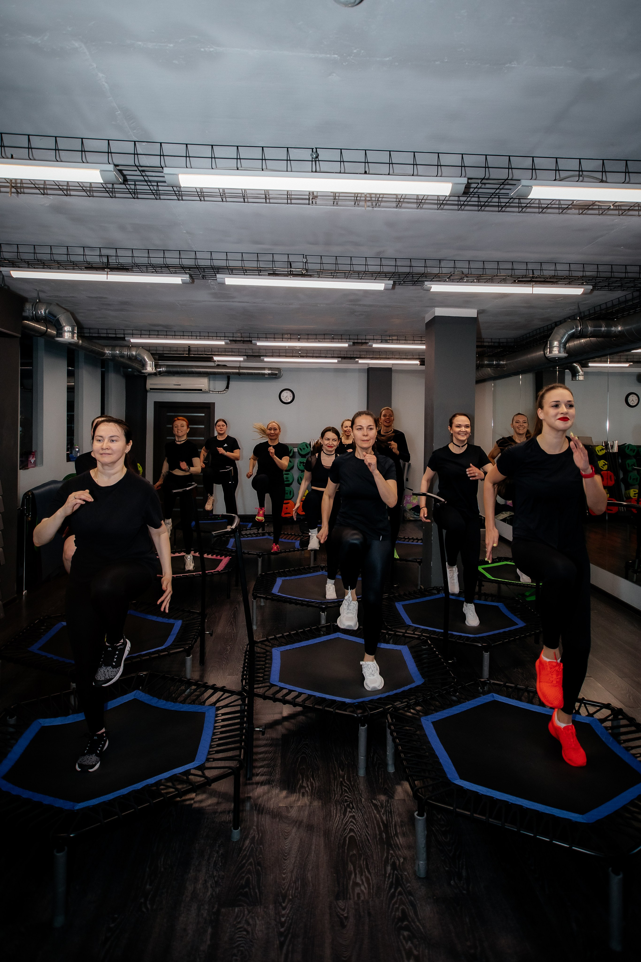 Съемки тренировок для сети студий Jumping Fitness. Ирина Тихонова — фотограф для детей и коллективов в Москве