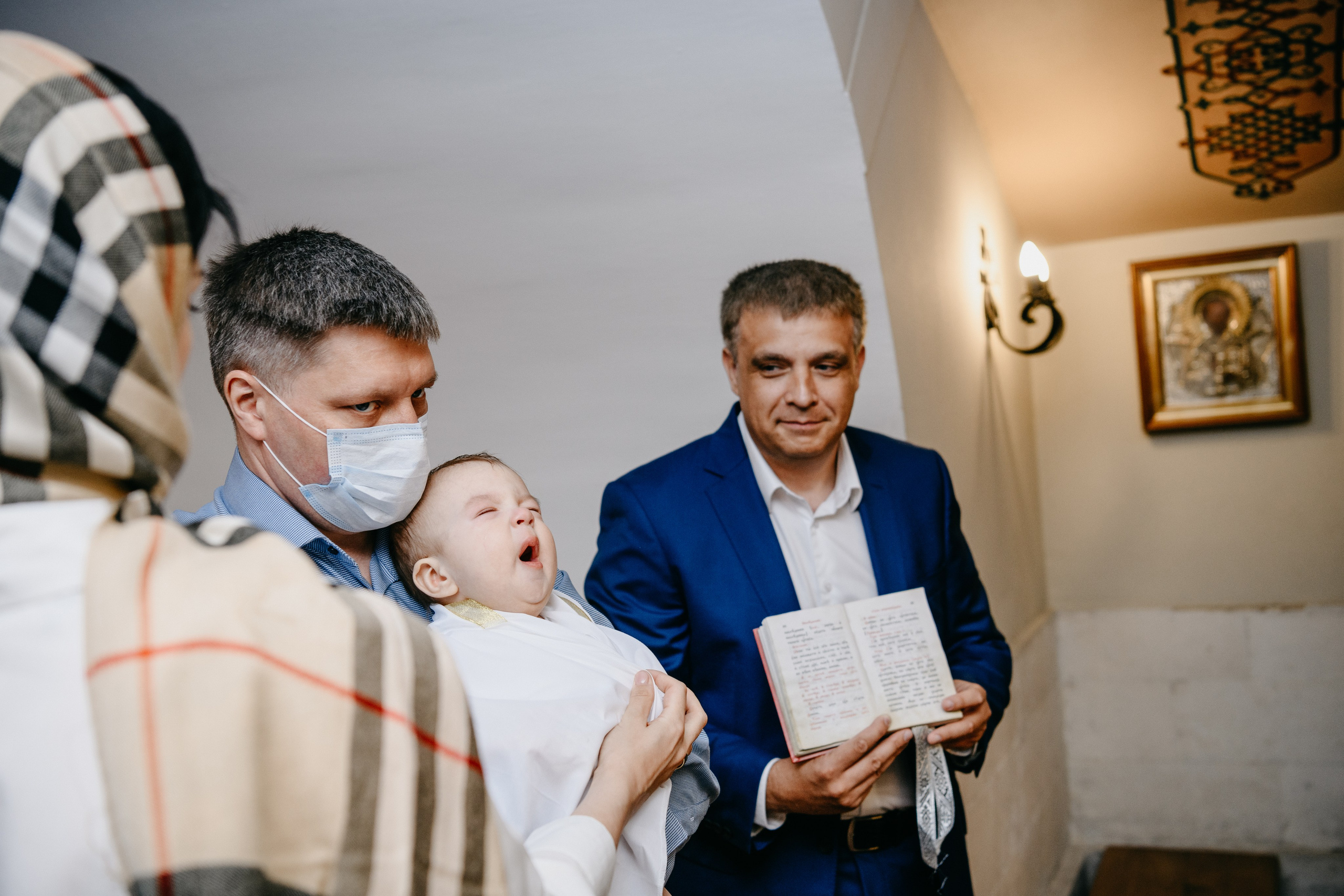 Крещение Александра. Фотограф на выписку из роддома в Москве и МО